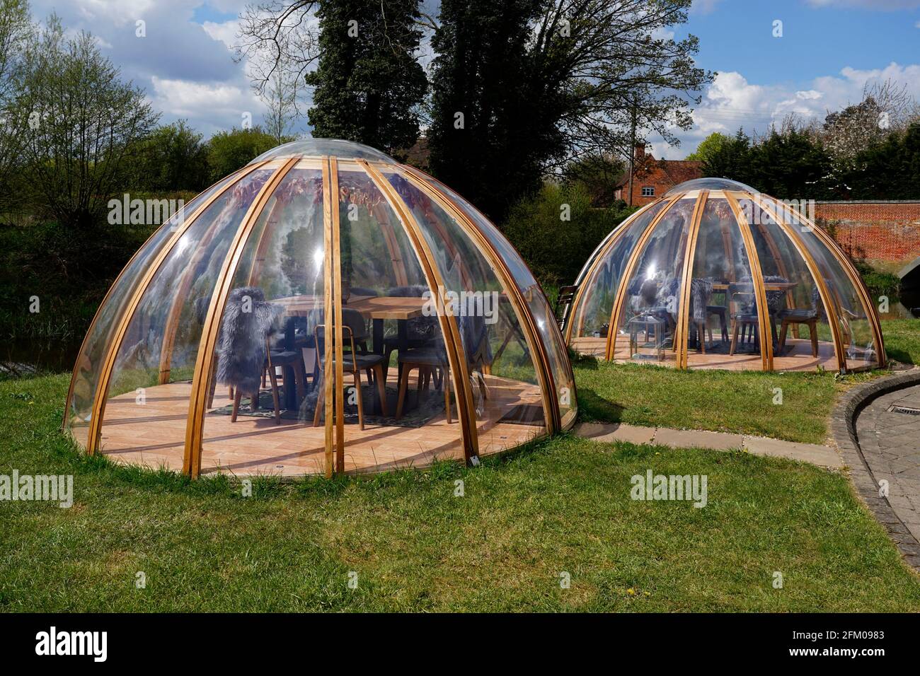 Essen im Freien im Pub Garden, England Stockfoto