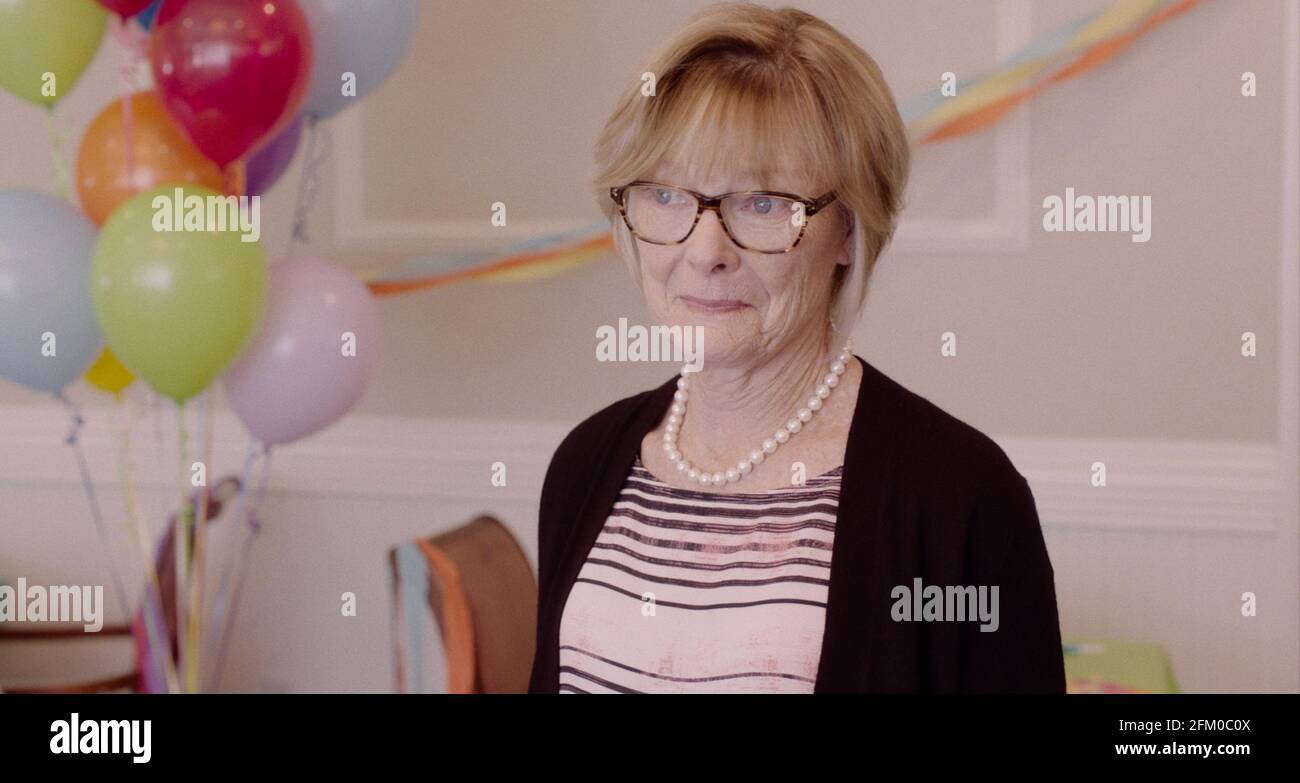 VERÖFFENTLICHUNG: Juni 11 2021 TITEL: Queen Bees STUDIO: Astute Films REGIE: Michael Lembeck PLOT: Es ist nie zu spät, mit Freunden zu lachen, sich wieder zu verlieben und die 'mean Girls' an ihre Stelle zu setzen. HAUPTROLLE: Jane Curtin. (Kreditbild: © Astute Films/Entertainment Picturs) Stockfoto