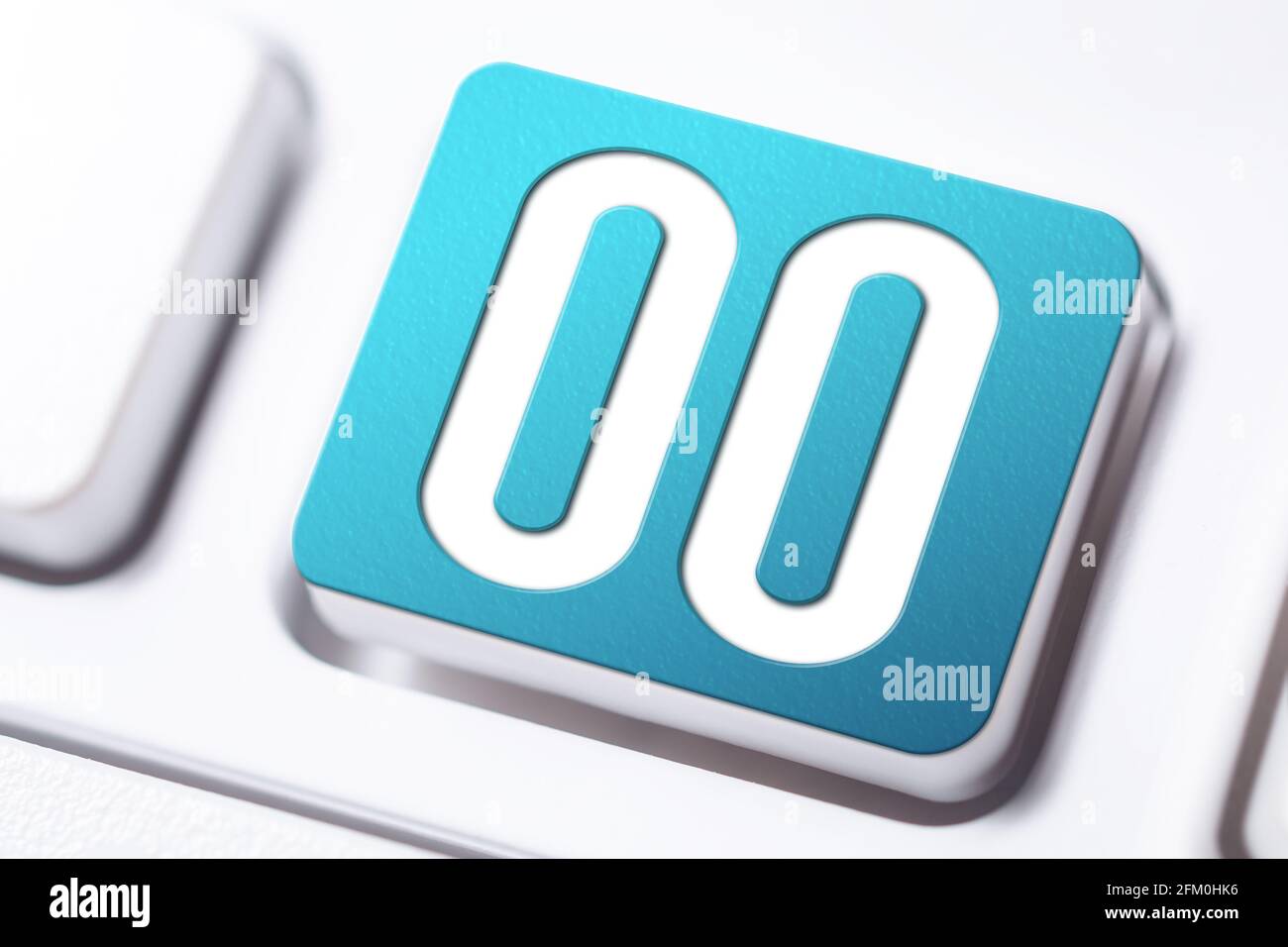 Die Nummer 00 steht auf EINER blauen Tastaturtaste Stockfoto