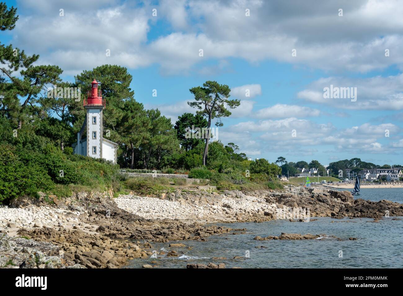 Leuchtturm von Sainte Marine am Kap Combrit in der Bretagne, Frankreich Stockfoto