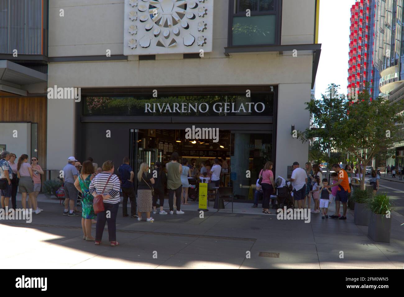 Eisverkauf an einem Frühlingstag im Barangarooo Sydney Australia Stockfoto