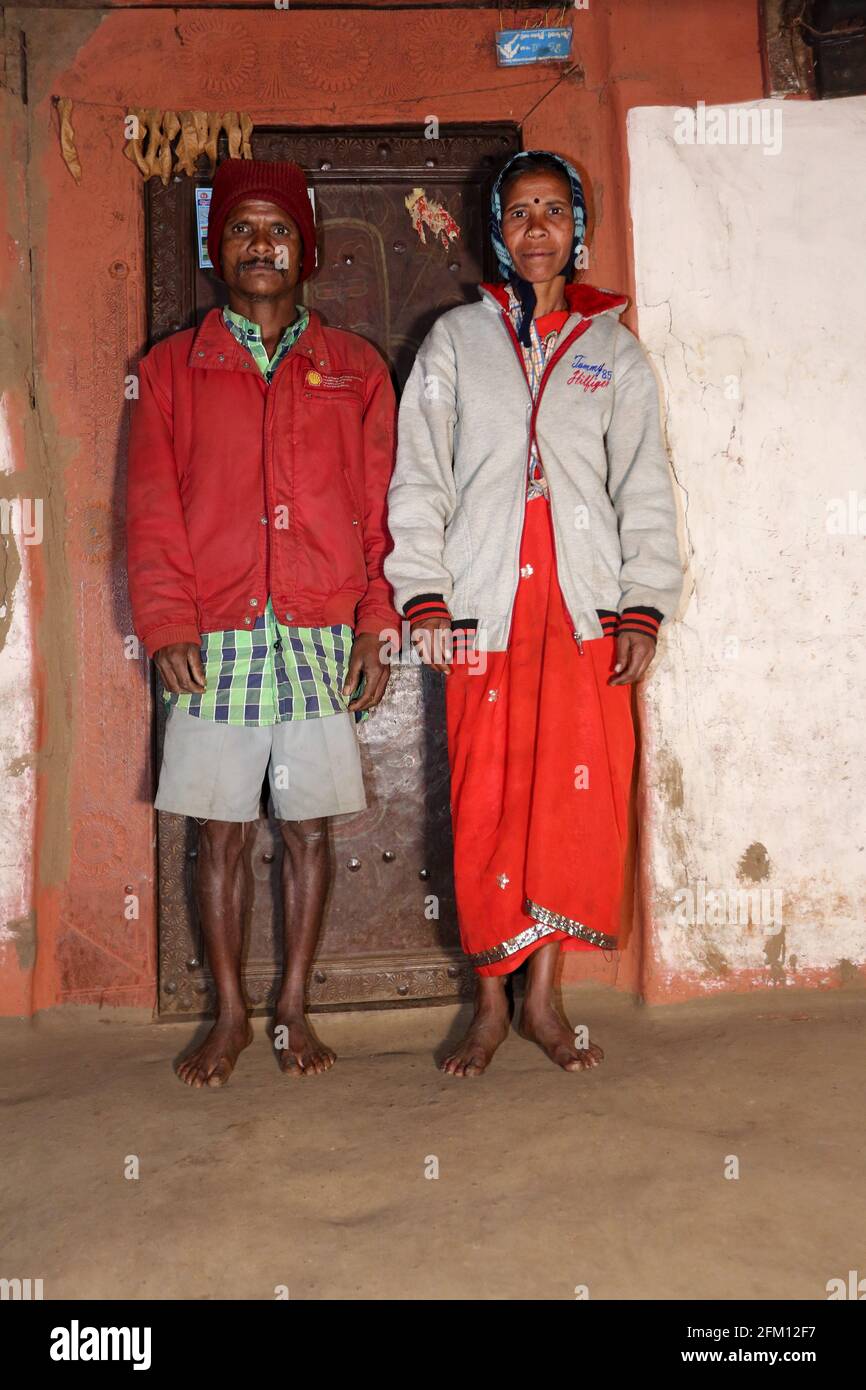 Gadaba-Stammespaar im Dorf Hattaguda, Andhra Pradesh, Indien Stockfoto