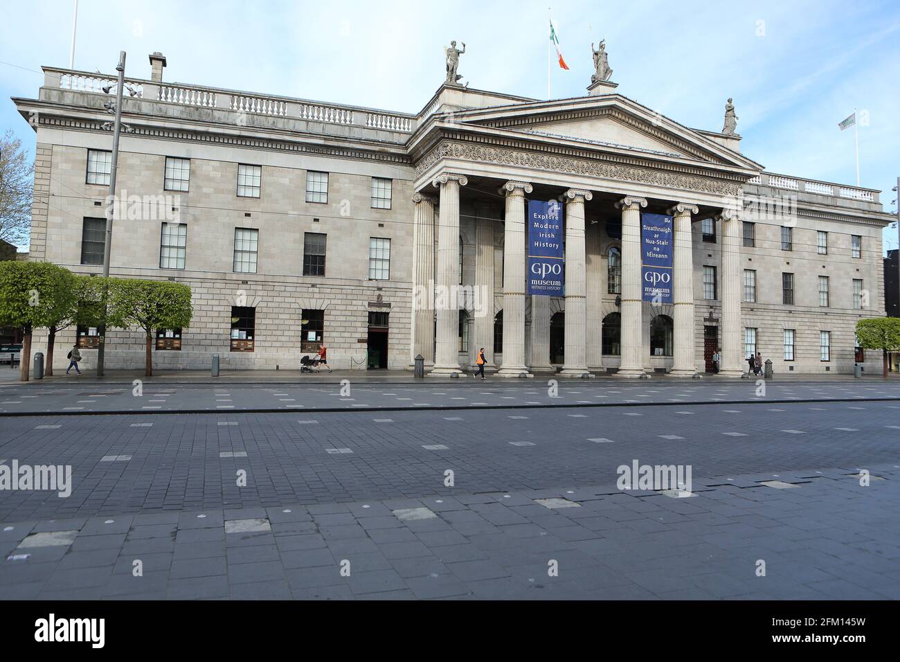 Blick auf das GPO-Gebäude in der O'Connell Street in Dublin, Irland Stockfoto