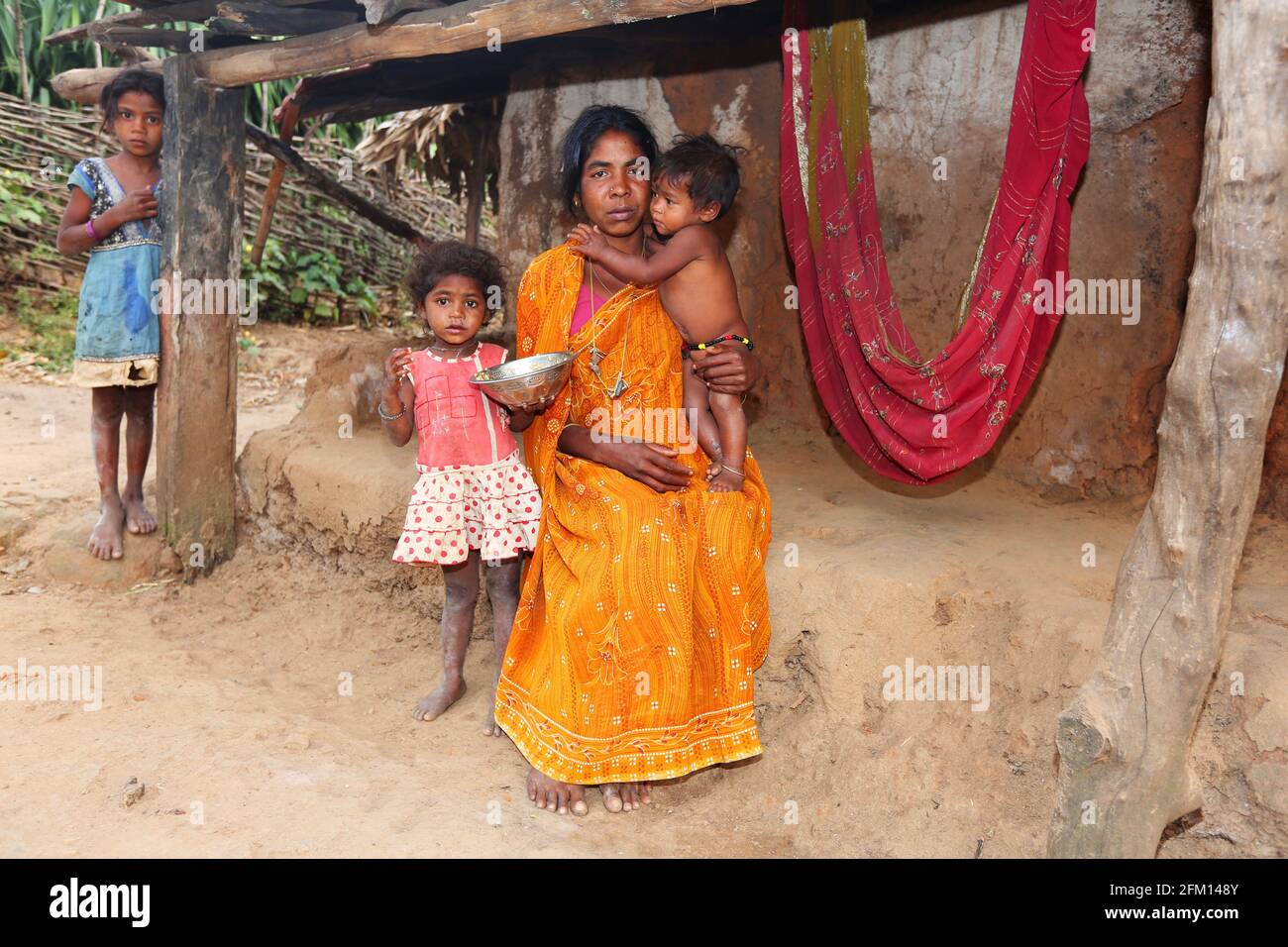 PARANGIPERJA STAMM - Mutter und Kinder - Boriborivalsa Dorf, Araku, Andhra Pradesh, Indien Stockfoto