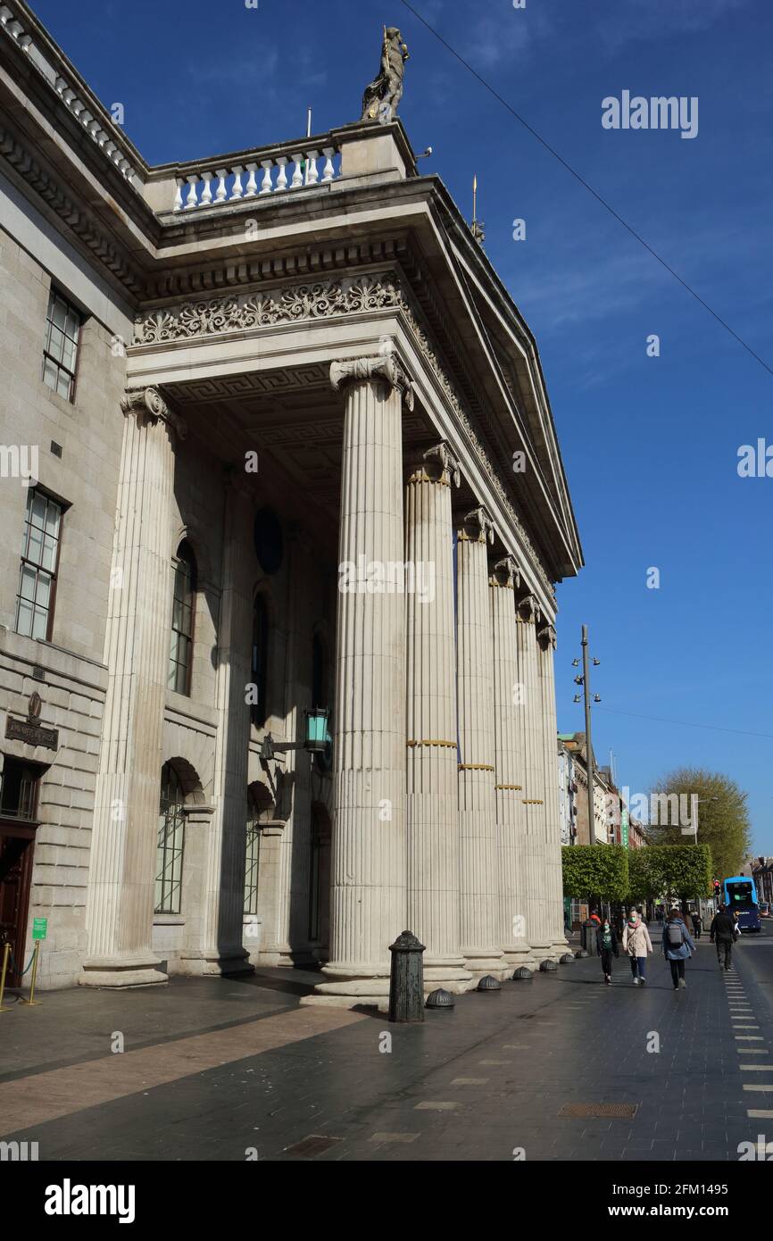 Blick auf das GPO-Gebäude in der O'Connell Street in Dublin, Irland Stockfoto