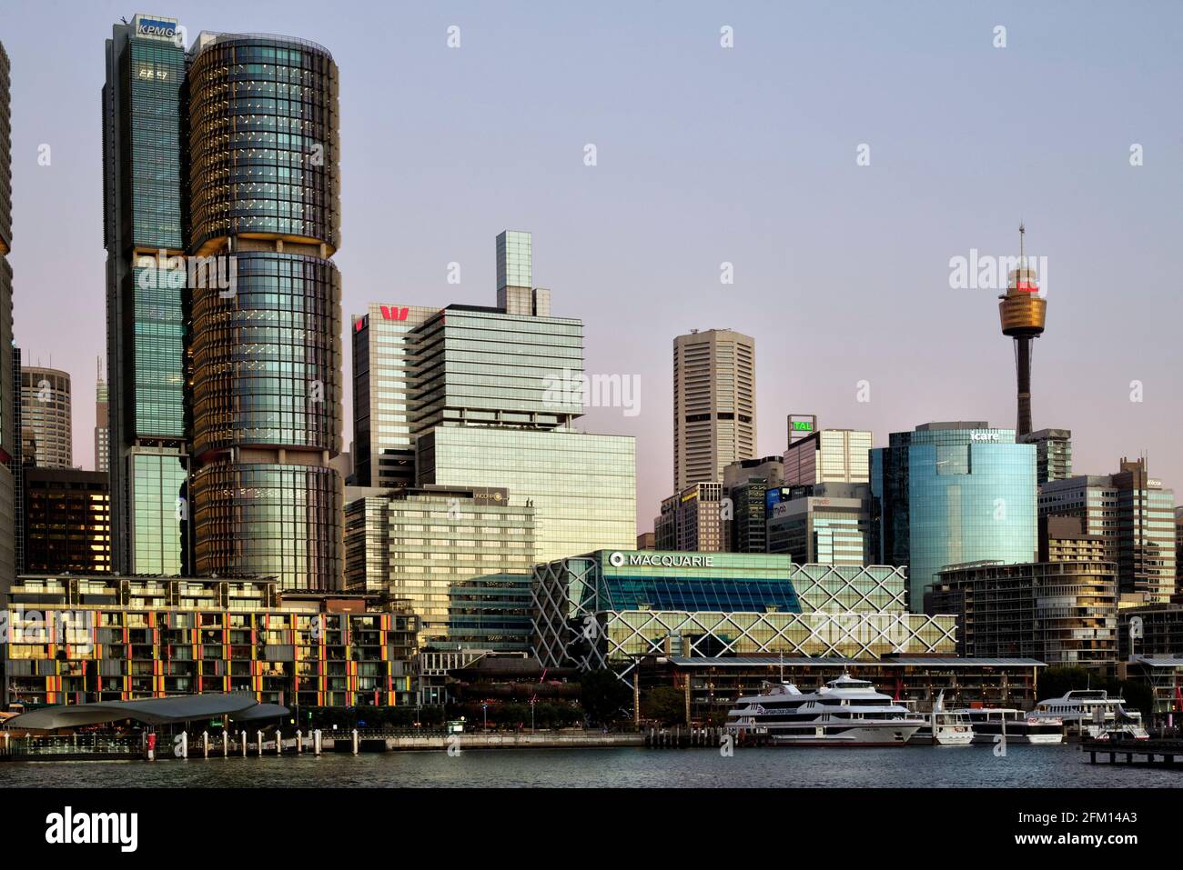 Sonnenuntergang über dem Gebäude der Macquarie Bank in Kings Wharf auf Darling Hafen Sydney Australien Stockfoto