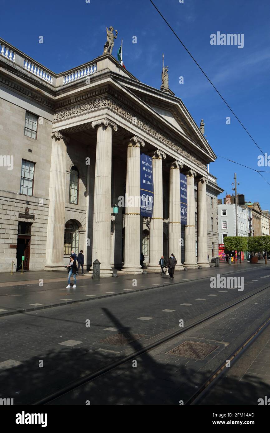 Blick auf das GPO-Gebäude in der O'Connell Street in Dublin, Irland Stockfoto