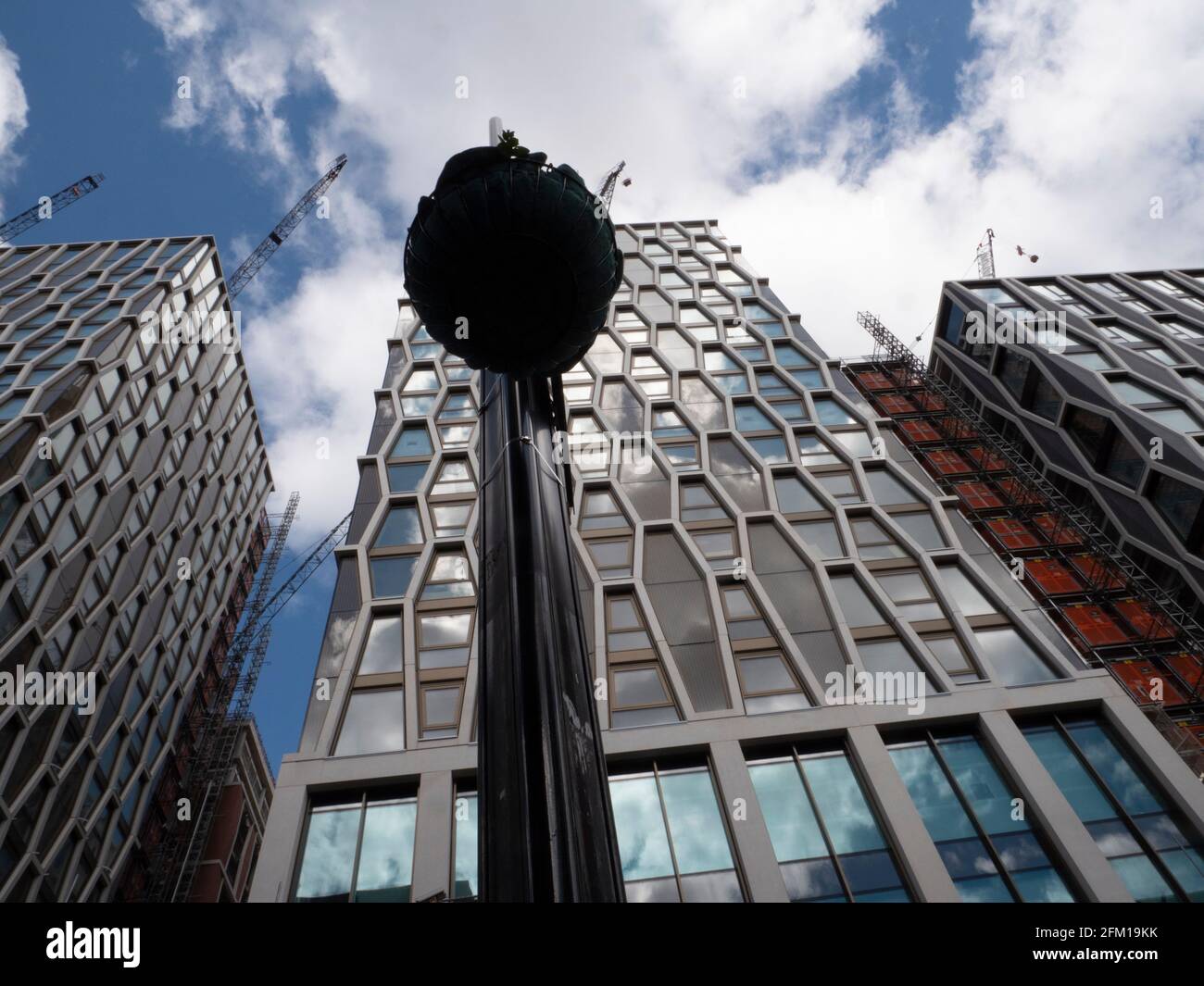Die Broadway Westminster Wohn Luxus-Apartments und Einkaufszentrum während Gebäude im Zentrum von London Stockfoto