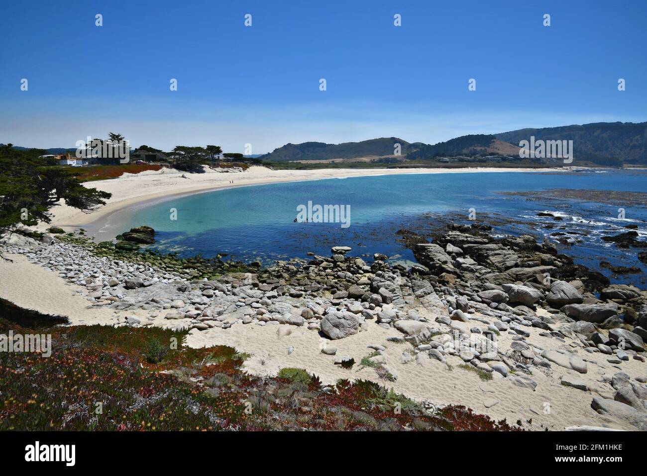 Landschaft mit Panoramablick auf Carmel River State Beach in Carmel-by-the-Sea, Monterey County California USA. Stockfoto