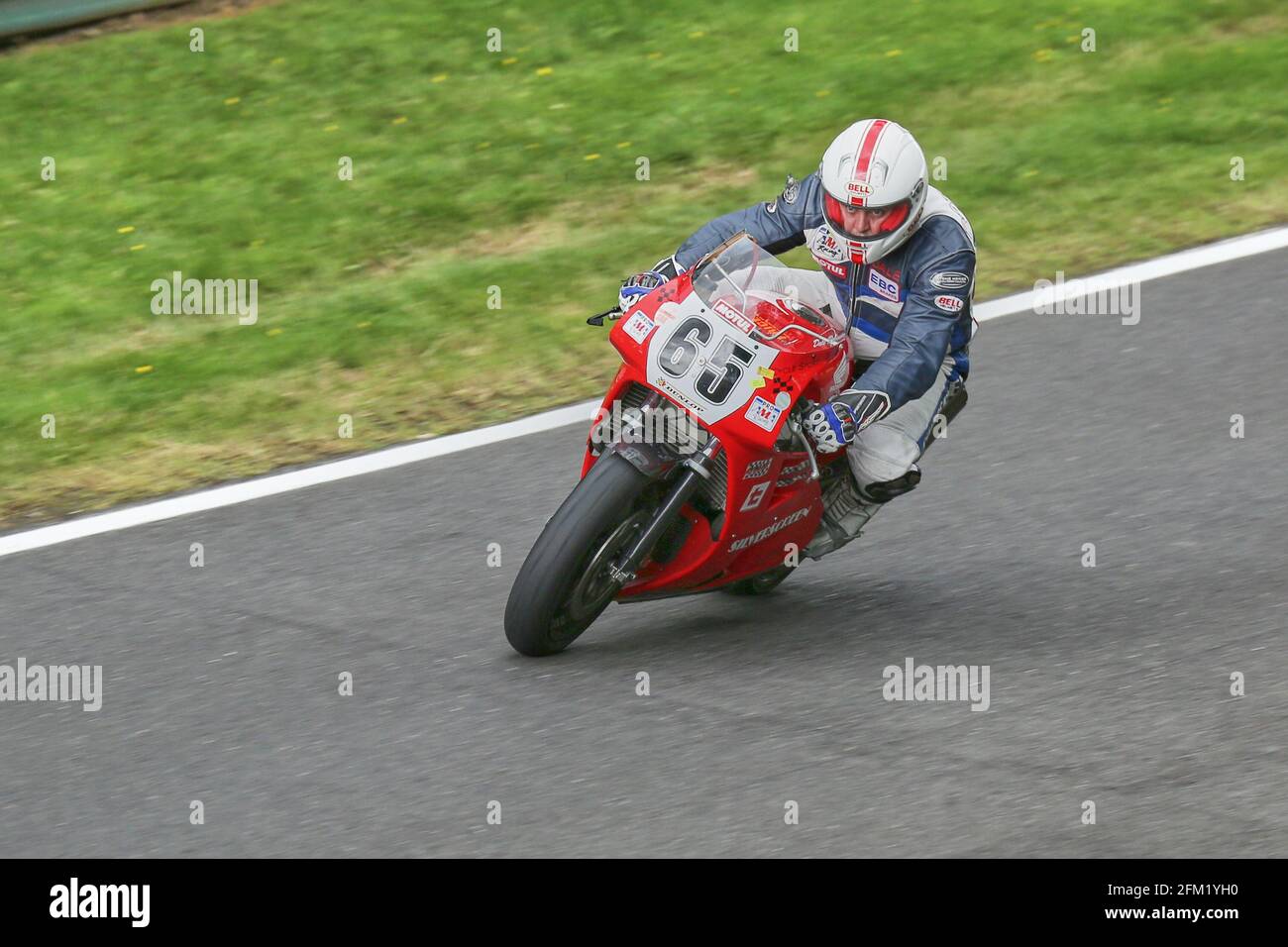 Dale Robinson an Bord der 750 ccm Honda nähert sich Coppice Corner an Der Cadwell International Classic 2015 Stockfoto