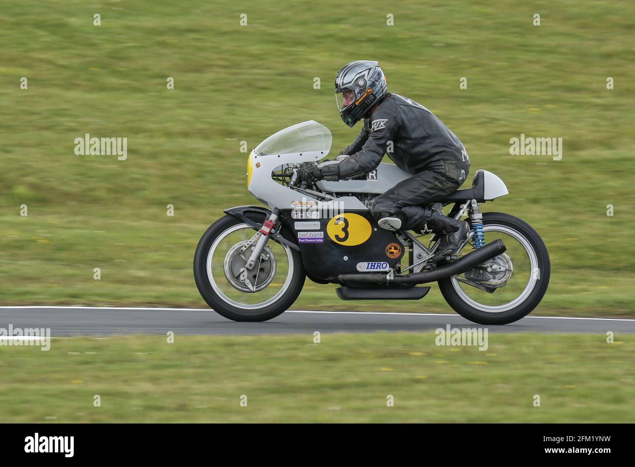 Approaches the Gooseneck at the Cadwell Park International Classic in Juli 2015 Stockfoto