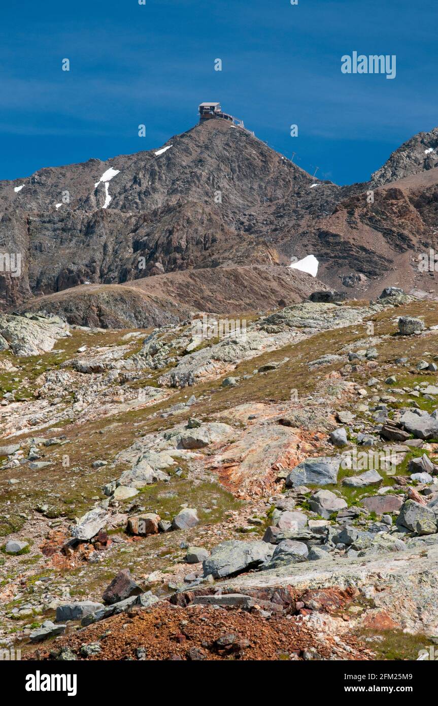 PicBlanc (3330 m) und Seilbahn, Grandes Rousses-Massiv, Isere (38), Region Auvergne-Rhone-Alpes, Frankreich Stockfoto