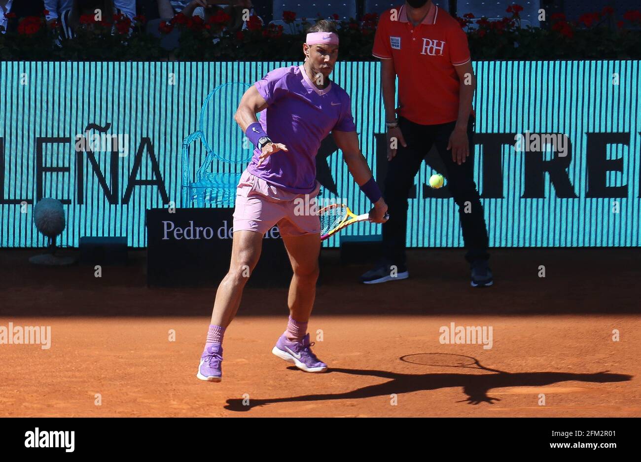 Rafael Nadal aus Spanien während der Mutua Madrid Open 2021, Masters 1000 Tennisturnier am 5. Mai 2021 in La Caja Magica in Madrid, Spanien - Foto Laurent Lairys / DPPI / LiveMedia Stockfoto