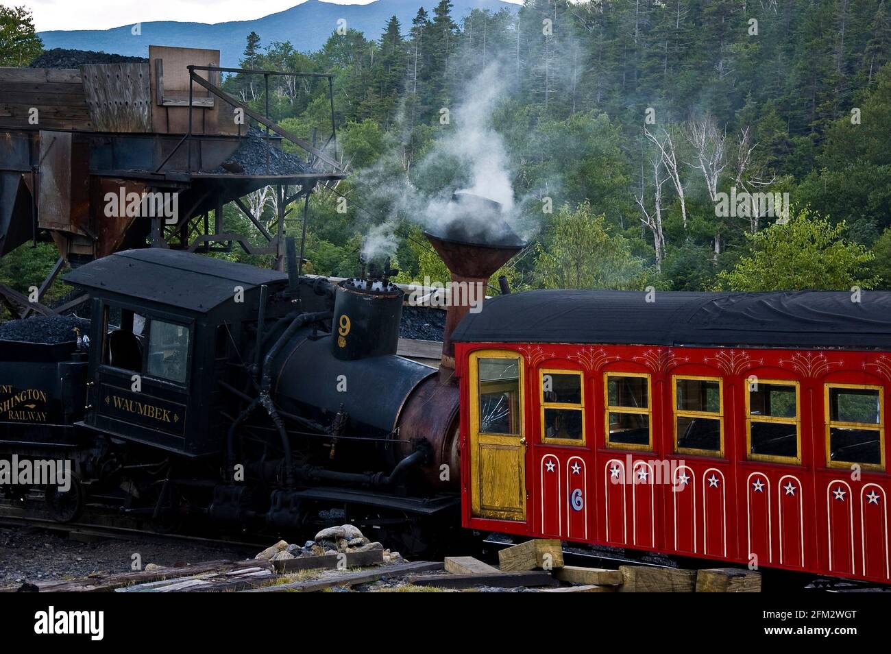 Der alte Zug fährt nach Mounth Washington in New Hampshire Stockfoto