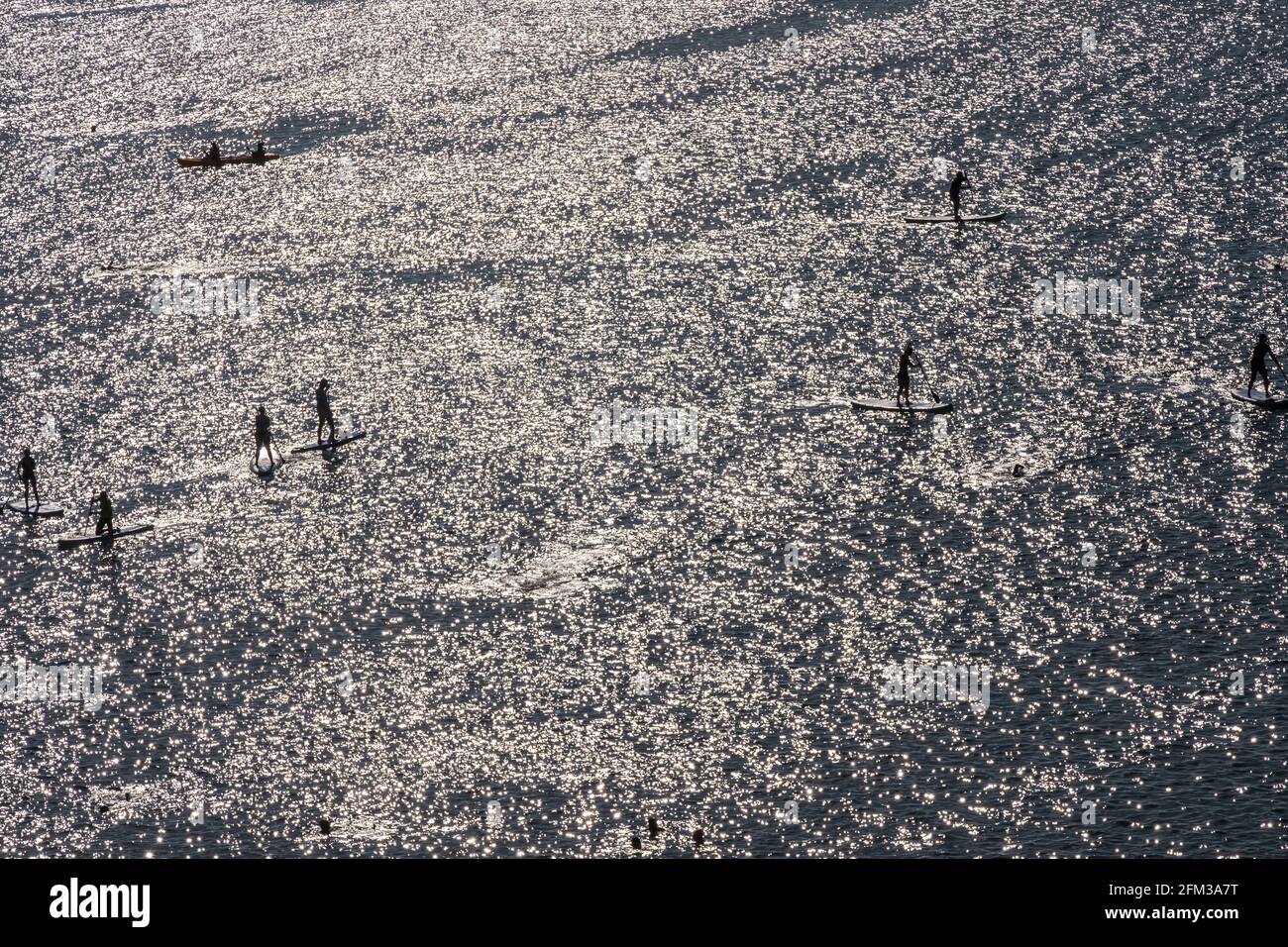 Gran Canaria, eine spanische Kanarische Insel vor der Nordwestküste von Afrika. Las Palmas de Gran Canaria mit Strand Las Canteras. Stockfoto