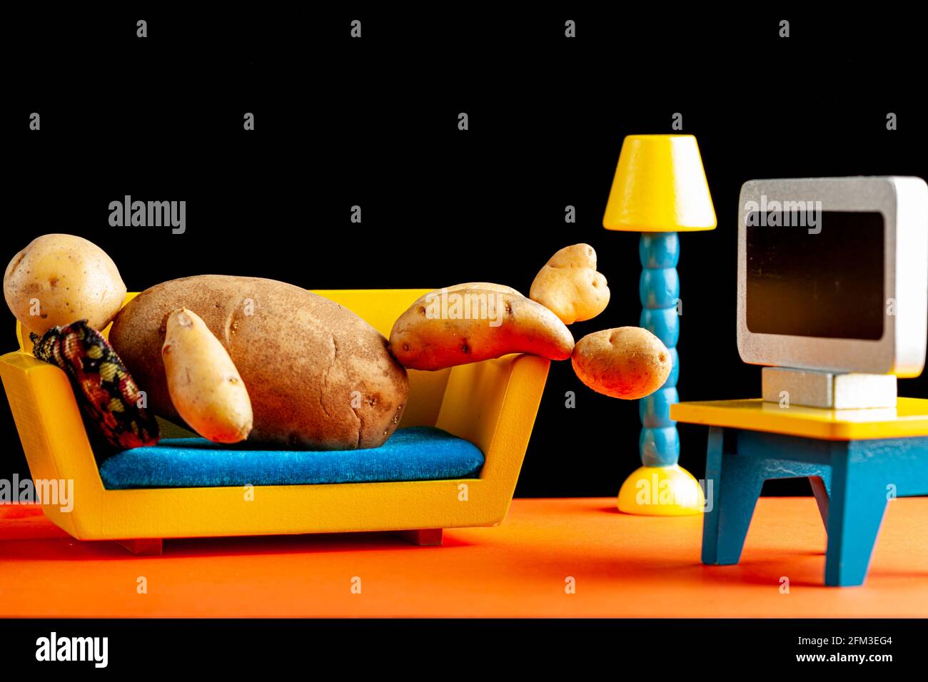 Couch potato Fotos und Bildmaterial in hoher Auflösung Alamy