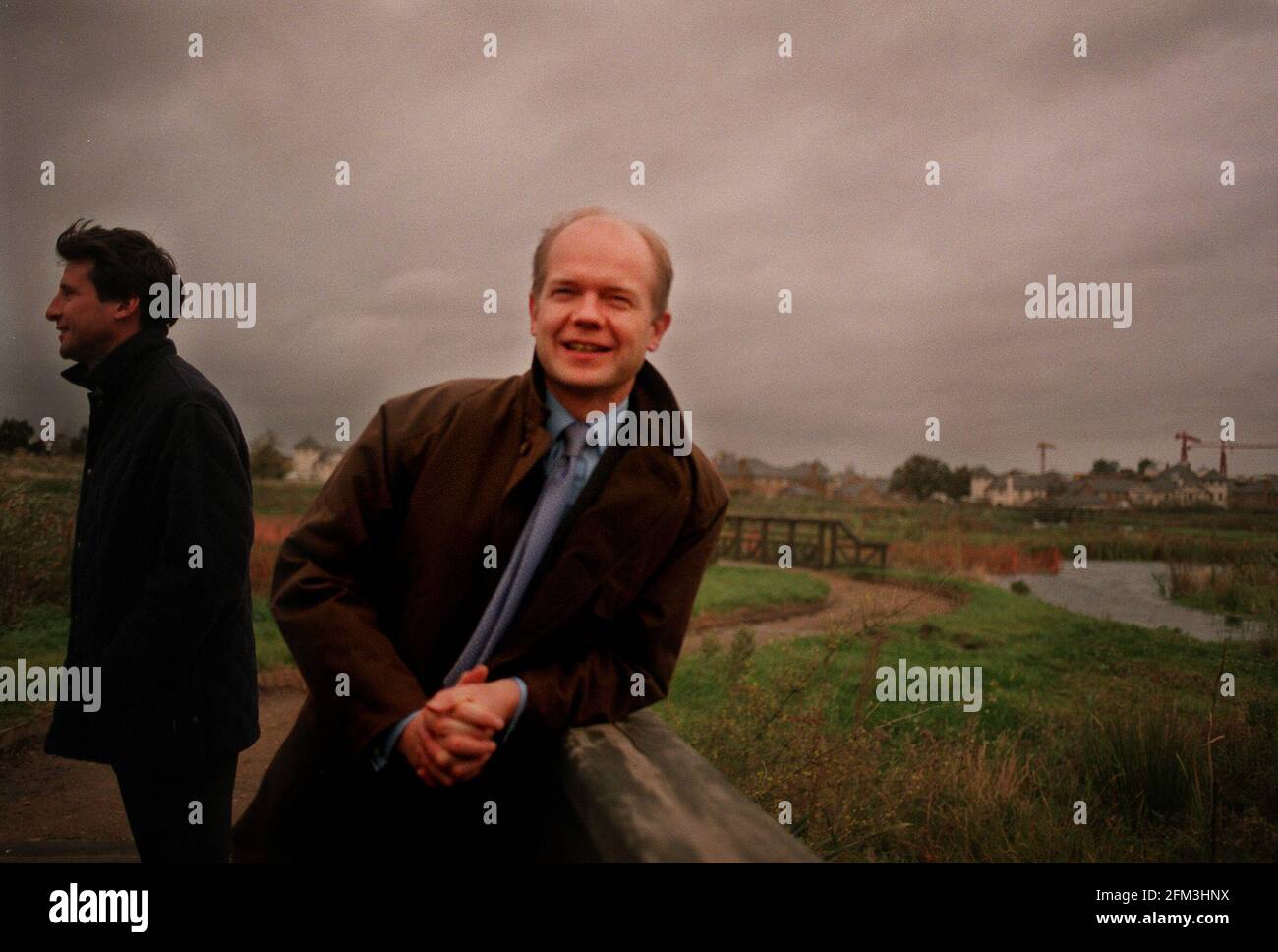William Hague, der Tory-Führer bei einem Besuch in der Wetland Centre in der Nähe von Barnes in London mit Sebastian Coe (links) Stockfoto