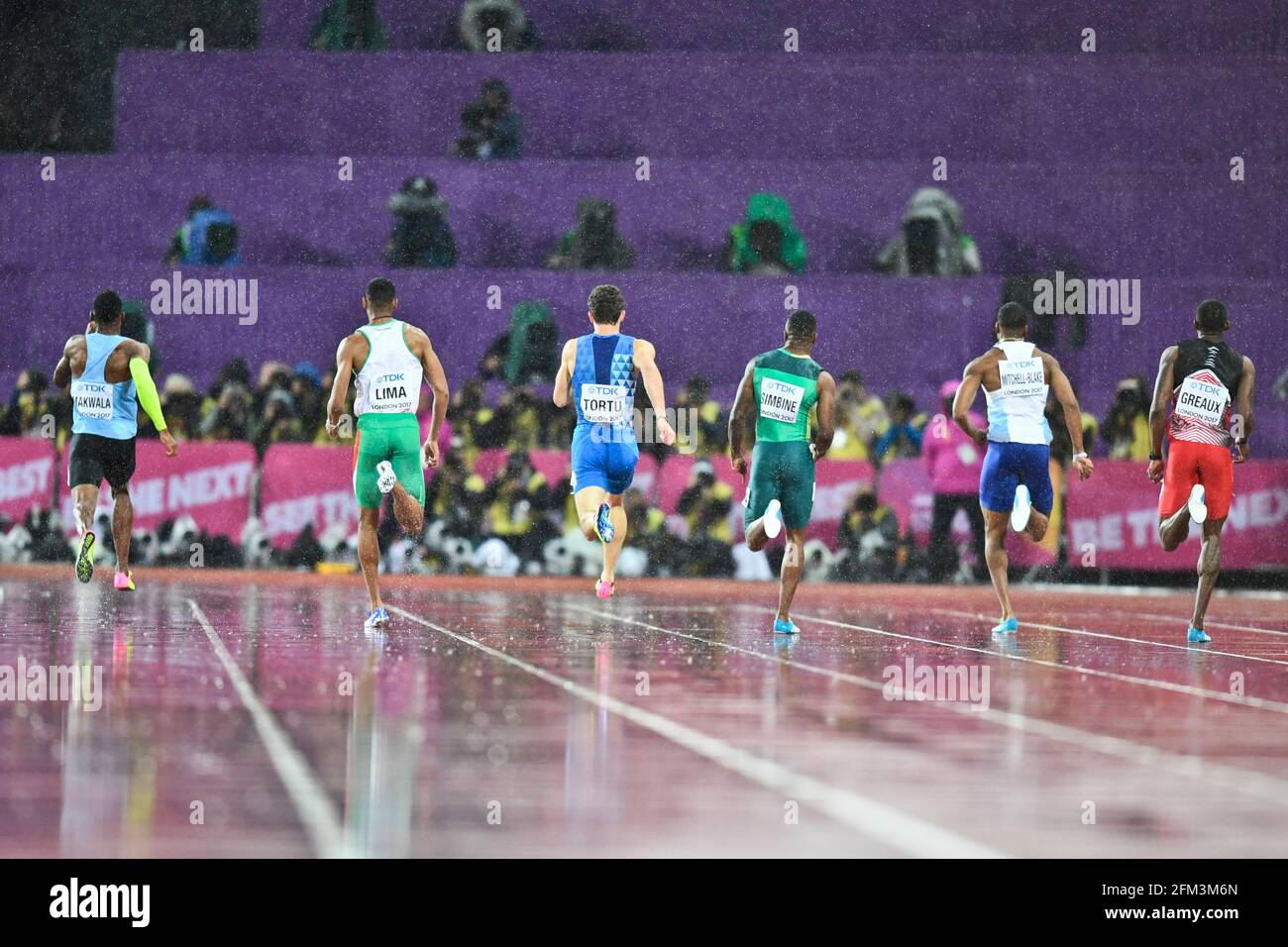 Isaac Makwala (BOT), David Lima (POR), Filippo Tortu (ITA), Akani Simbine (RSA). 200 Meter Männer, Halbfinale. IAAF World Championships London 2017 Stockfoto