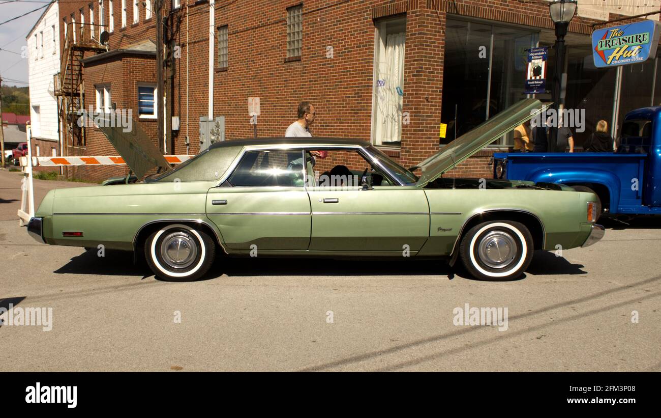 Ein Chrysler Newport Four Door Hardtop aus der Zeit der 1970er Jahre Stockfoto