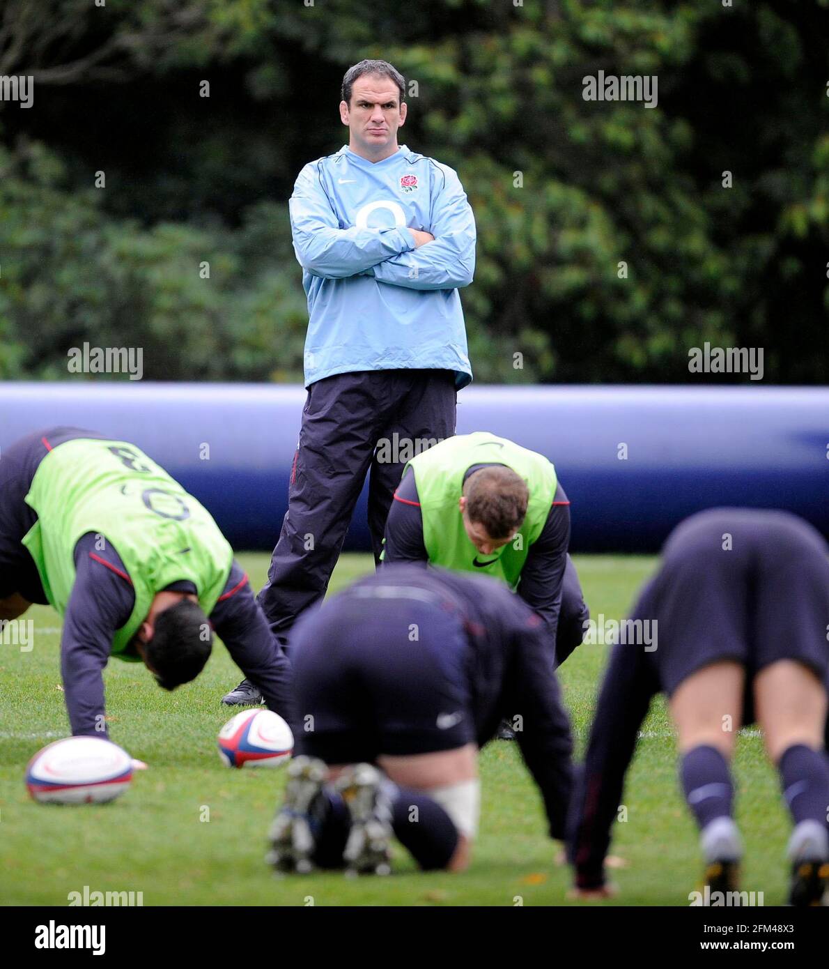 ENGLAND RUGBY-MANNSCHAFTSTRAINING IM PENNYHILL PARK HOTEL FÜR IHR SPIEL MIT NEUSEELAND. MARTIN JOHNSON. 18/11/09. BILD DAVID ASHDOWN Stockfoto