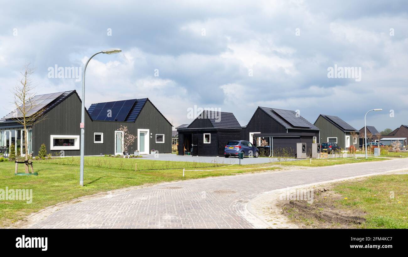 Moderne nachhaltige Holzhäuser in den Niederlanden Stockfoto