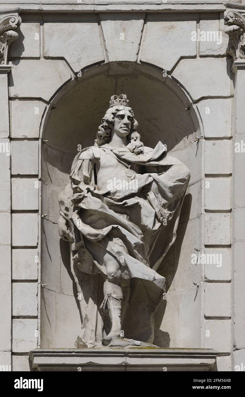 London, England, Großbritannien. Statue von König Karl II. (John Bushnell) - Temple Bar Gate (Sir Christopher Wren, 1672 - Verlegung auf den Pamernoster Square, 1880) Stockfoto