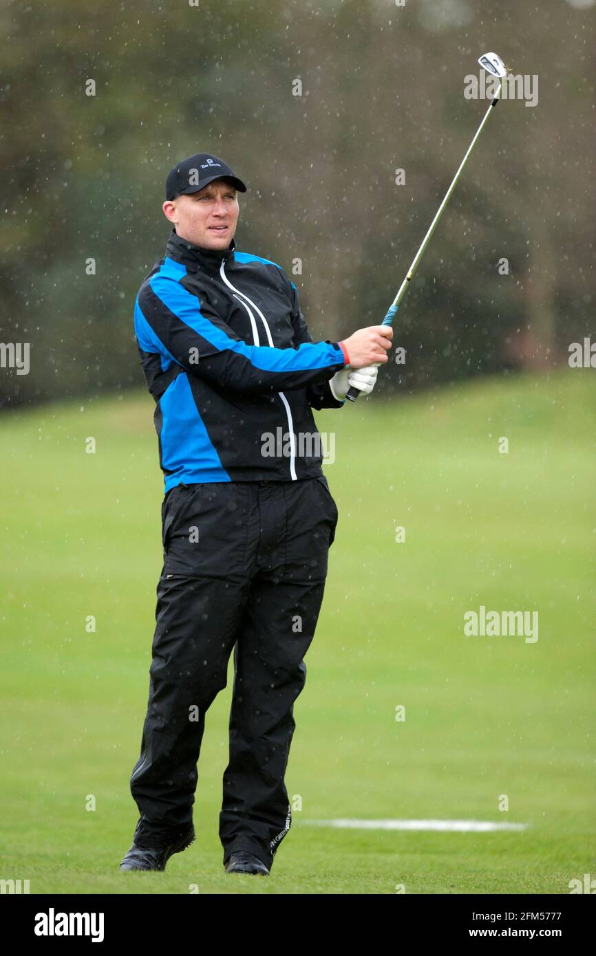 Der ehemalige Fußballer Dean Ashton spielt Golf Stockfoto