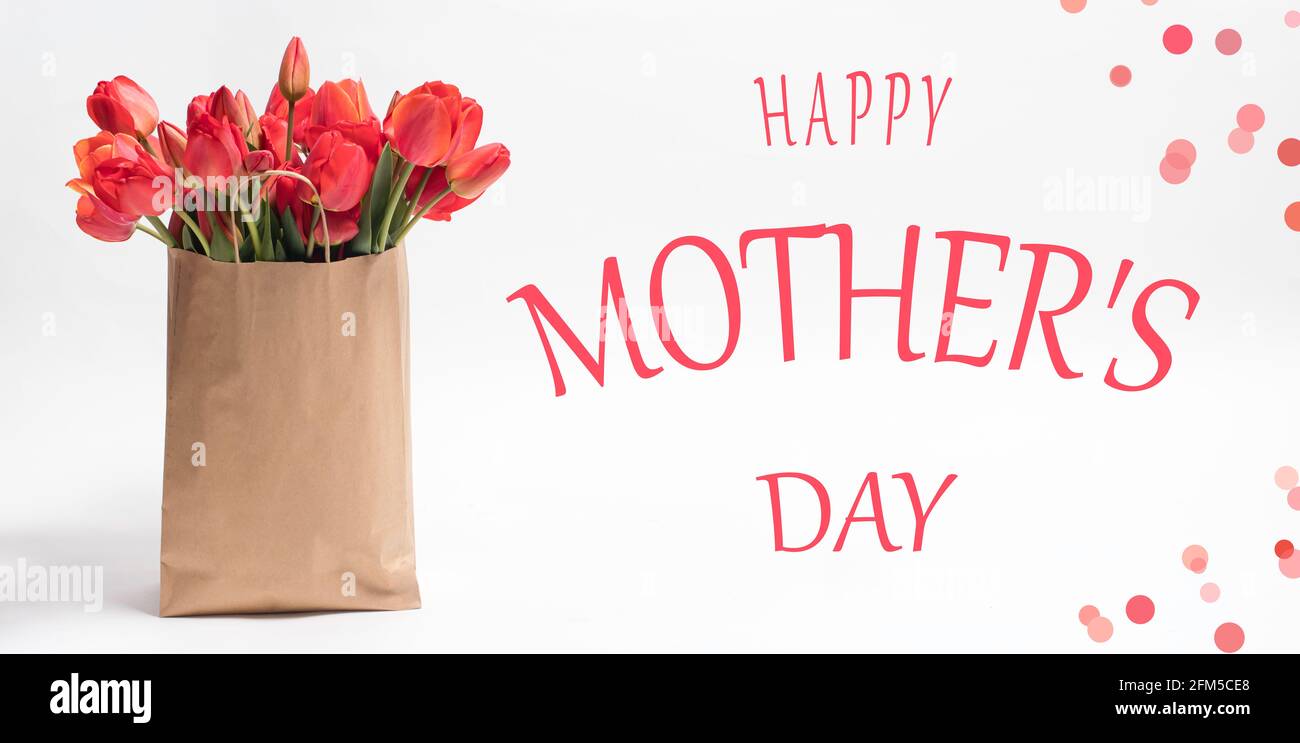Schöne lange horizontale Banner Grußkarte mit Tulpen mit der Aufschrift Happy Mother's Day und Platz für Text. Stockfoto