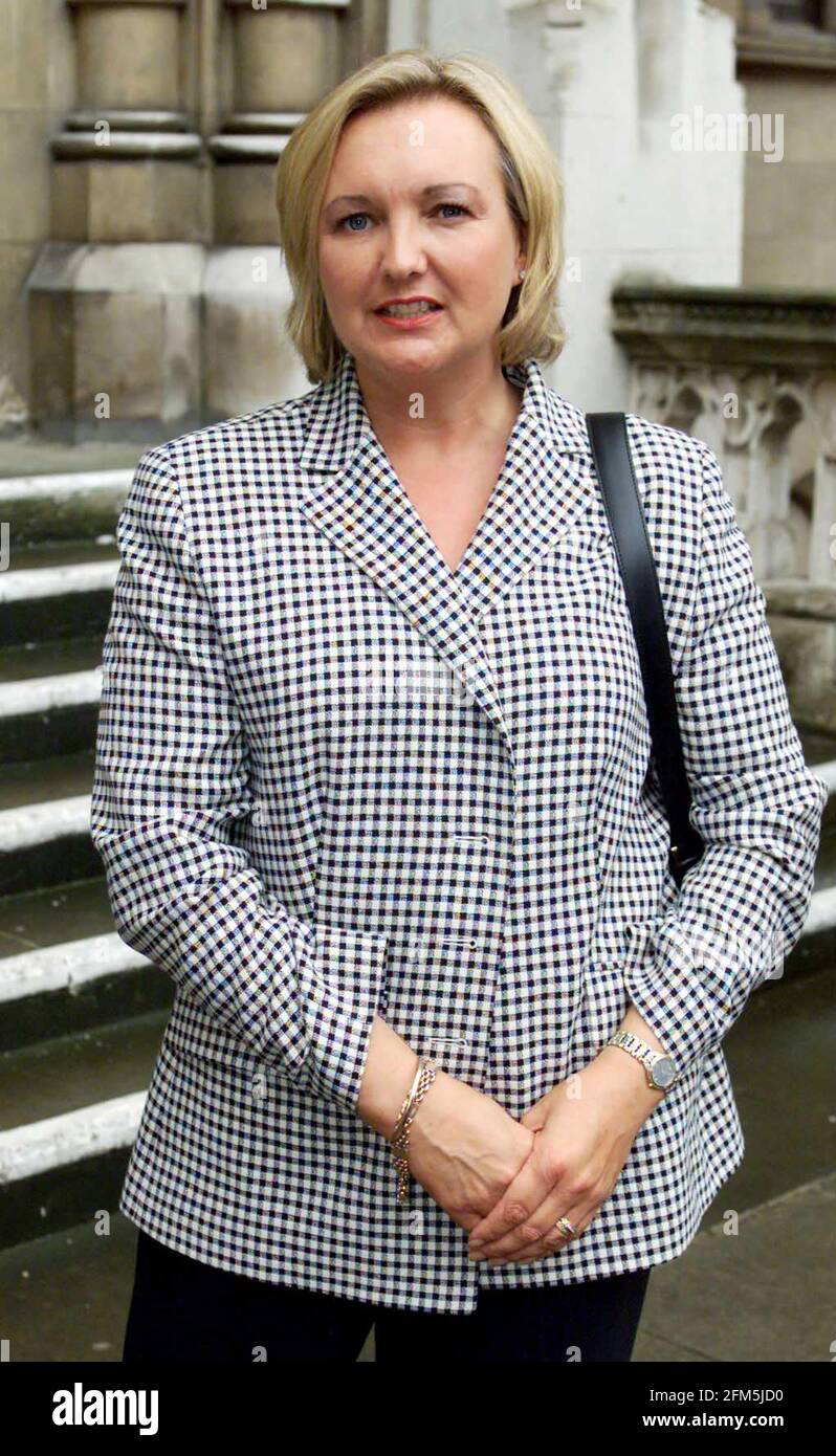 Jane Shaw verlässt heute Mittwoch, den 31. Juli 2002, die Hintertür am High Court in London. 31. Juli 2002 Foto Andy Paradise Stockfoto