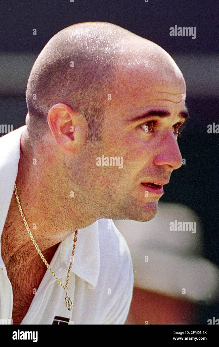 Andre Agassi während seines Spiels mit Martin am 1999. Juni während Das Spiel der Wimbledon Tennis Championships Stockfoto