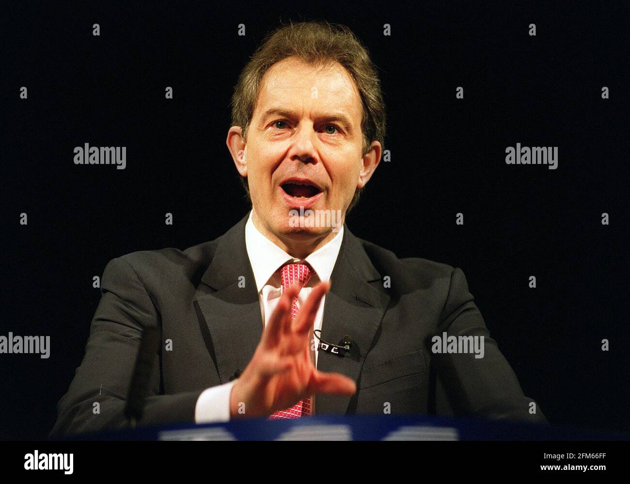 Premierminister Tony Blair März 2001addressing die britischen Kammern Commerce nationale Konferenz im Queen Elizabeth Conference Centre London Stockfoto