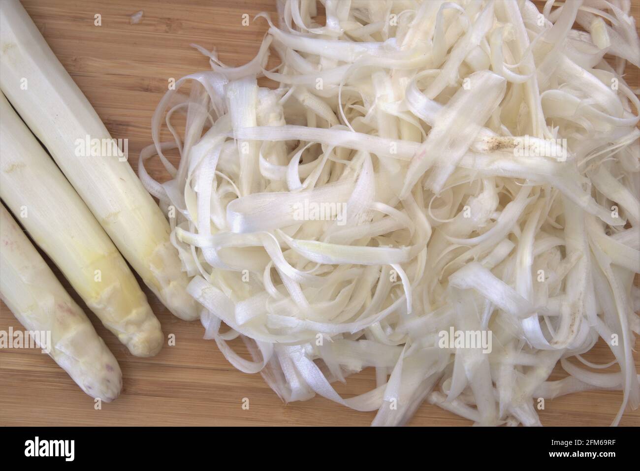 Asparagus peel -Fotos und -Bildmaterial in hoher Auflösung – Alamy