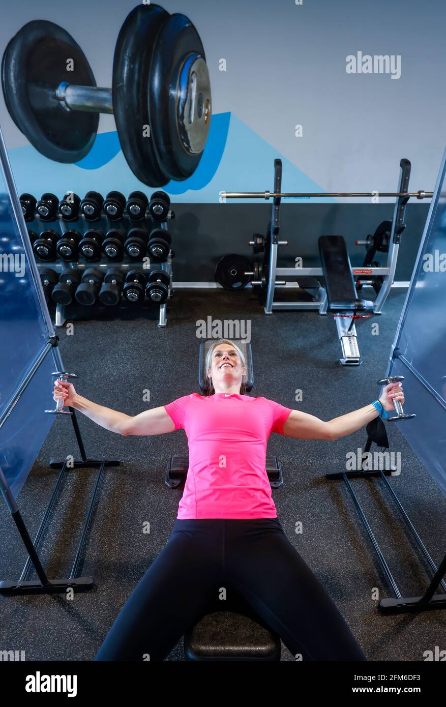 Coesfeld, Nordrhein-Westfalen, Deutschland - Fitnesstraining in Zeiten der Corona-Pandemie beginnt der Landkreis Coesfeld als Modellregion in NRW mit r Stockfoto