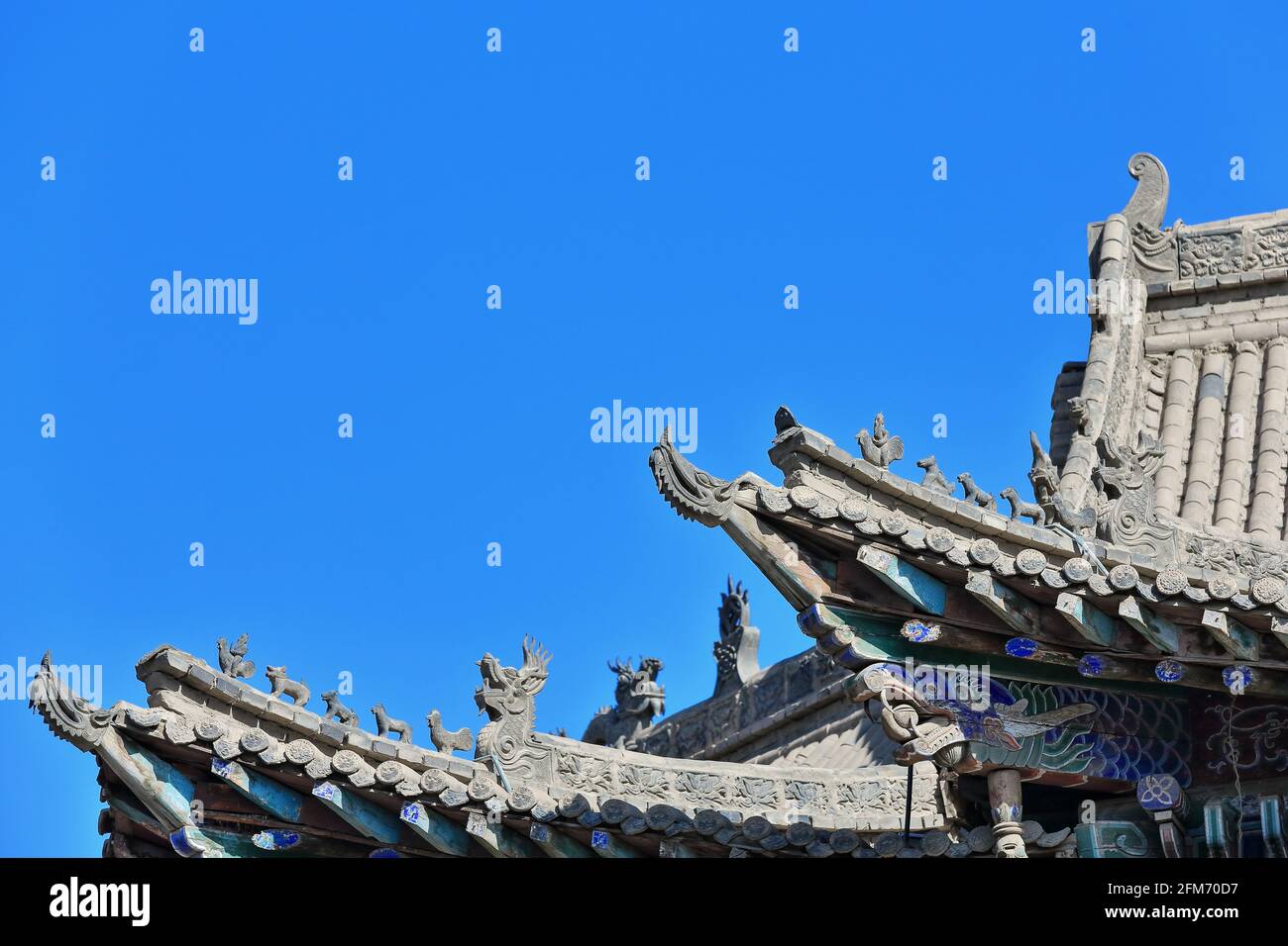 Rekonstruierte Dächer-Gebäude in der restaurierten Ming Qing Food Street. Zhangye-Gansu-China-1313 Stockfoto