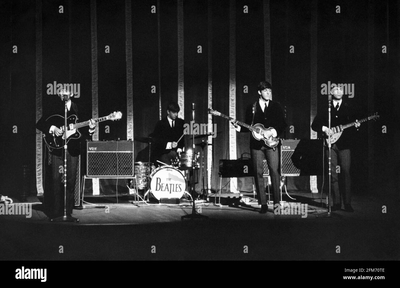 Frühe Aufführung der Beatles, darunter (von L bis R) George Harrison, Ringo Starr, Paul McCartney und John Lennon, c1963. Stockfoto