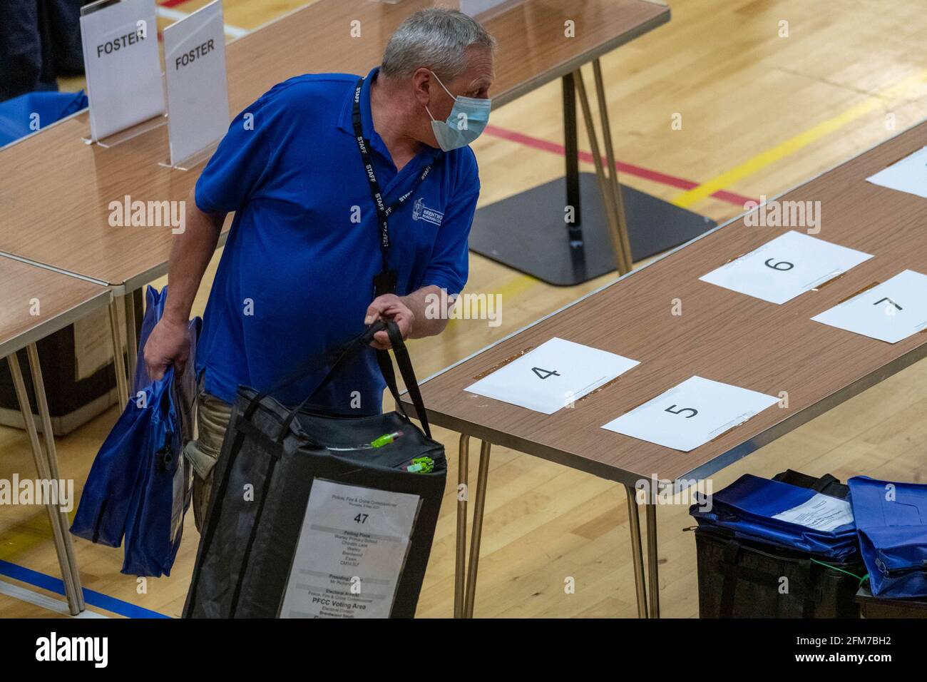 Brentwood Essex 6. Mai 2021 Covid Safe County Council election count at the Brentwood Center, Brentwood, Essex, Credit: Ian Davidson/Alamy Live News Stockfoto