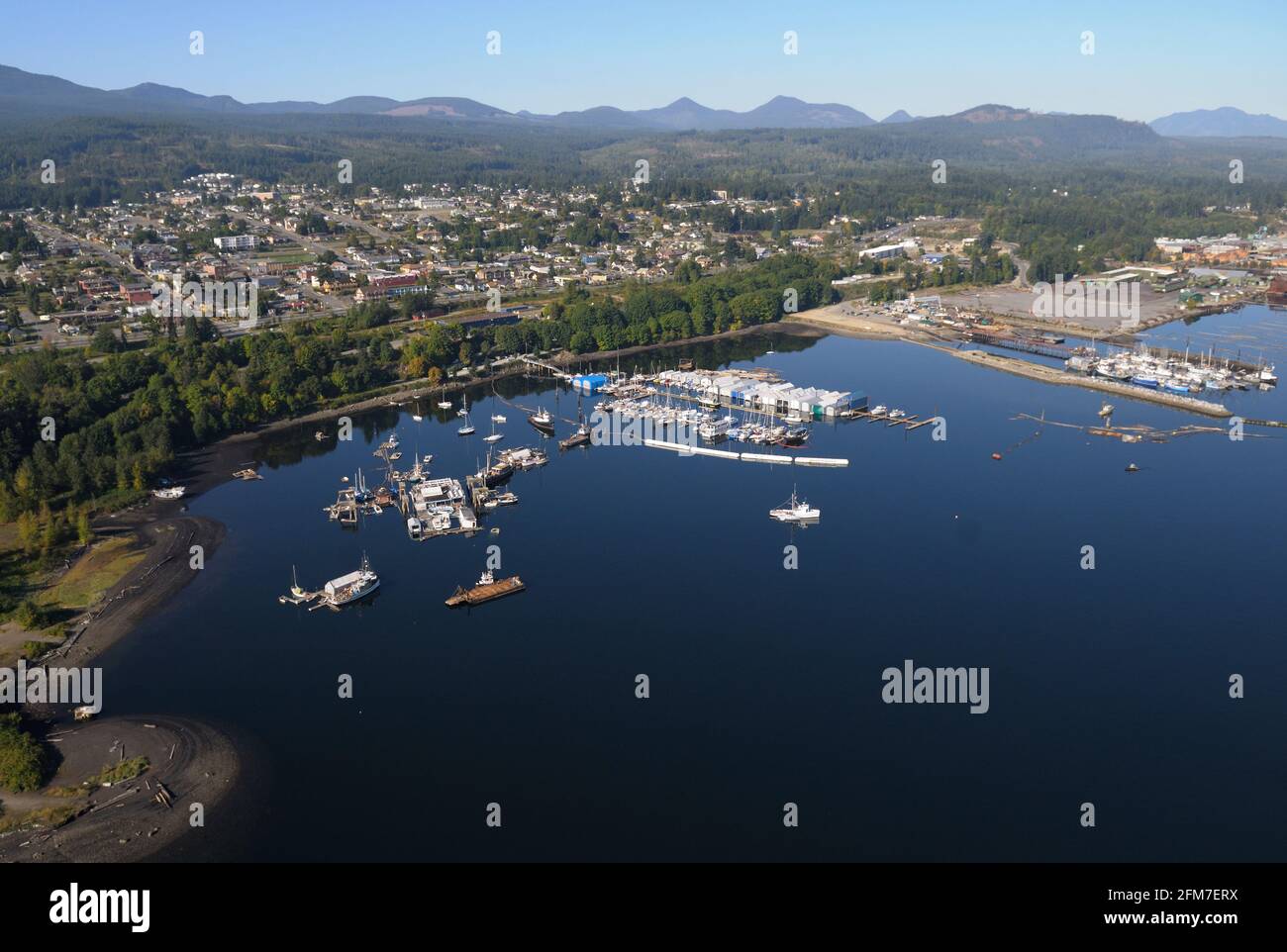 Slack Point und Ladysmith Harbour und die Stadt Ladysmith, British Columbia Luftaufnahmen, British Columbia, Kanada. Stockfoto