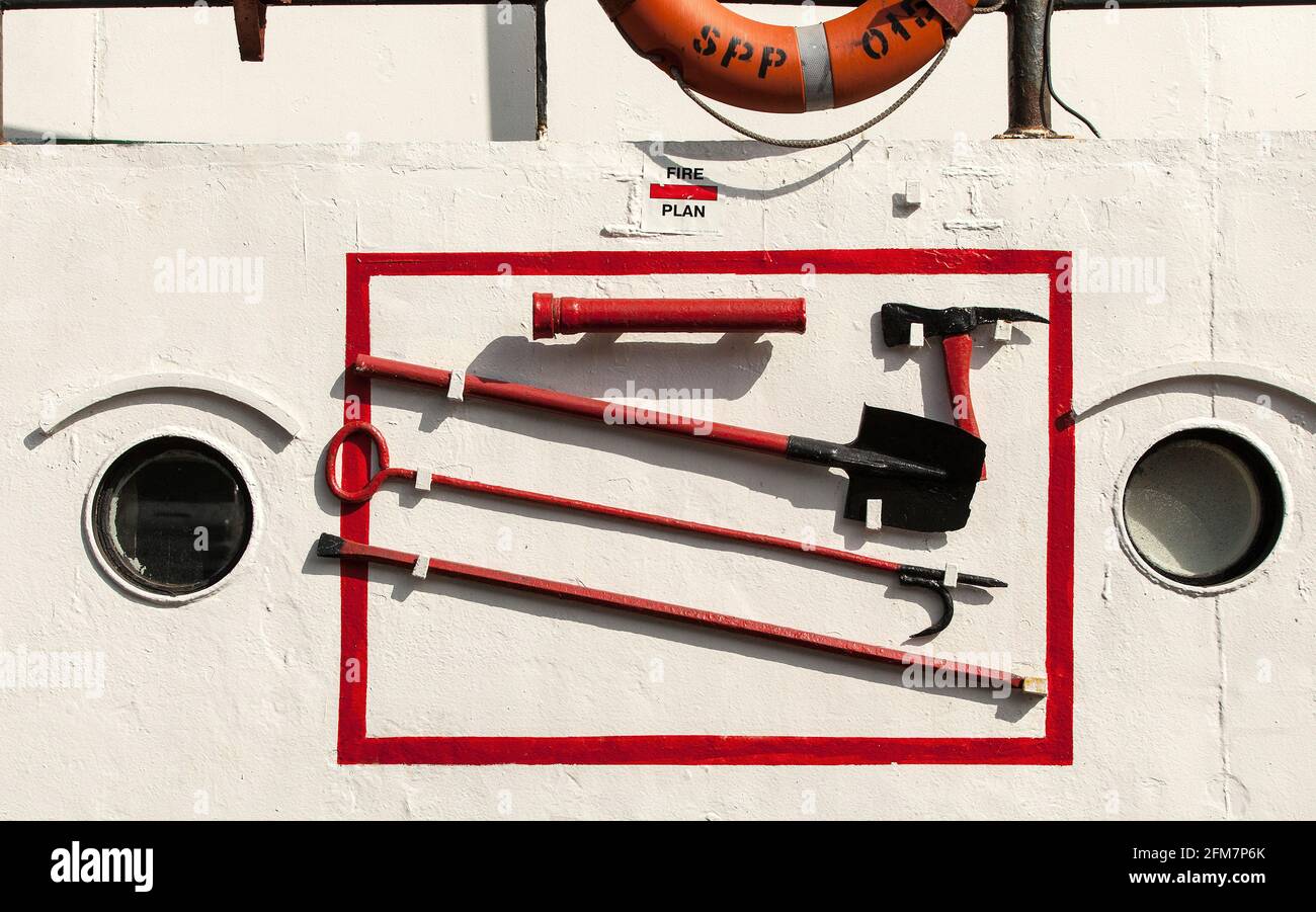 Feuertafel auf einem Seeschiff auf Kamtschatka Stockfoto