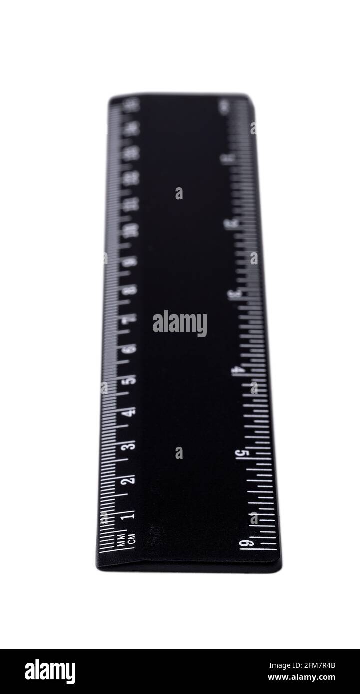 Schwarzes Lineal isoliert, Zoll, Zentimeter, Millimeter, zöllige und metrische Längeneinheiten, cm- und mm-Markierungen, detaillierte Makroansicht, weiße Numb Stockfoto