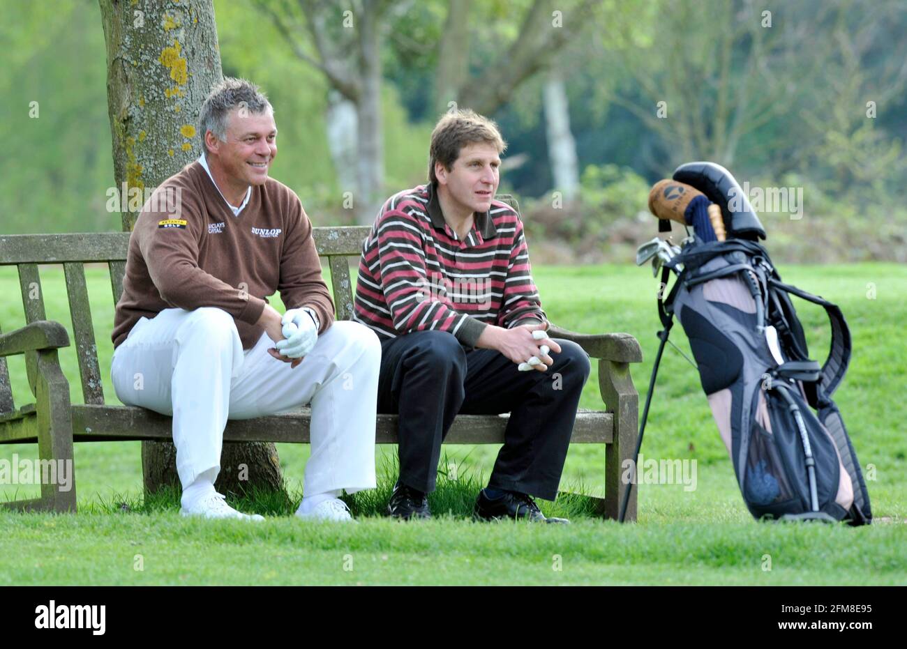 Darren Clark spielt eine Runde Golf mit Brian Viner. BILD DAVID ASHDOWN Stockfoto