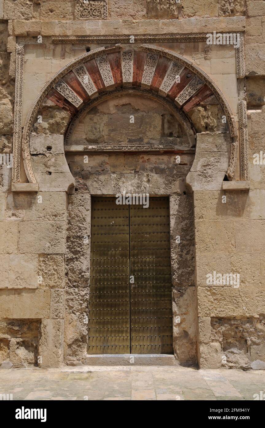 Dekoriertes Portal an Außenwänden, Moschee-Kathedrale von Córdoba, Córdoba, Andalusien, Spanien, Europa Stockfoto
