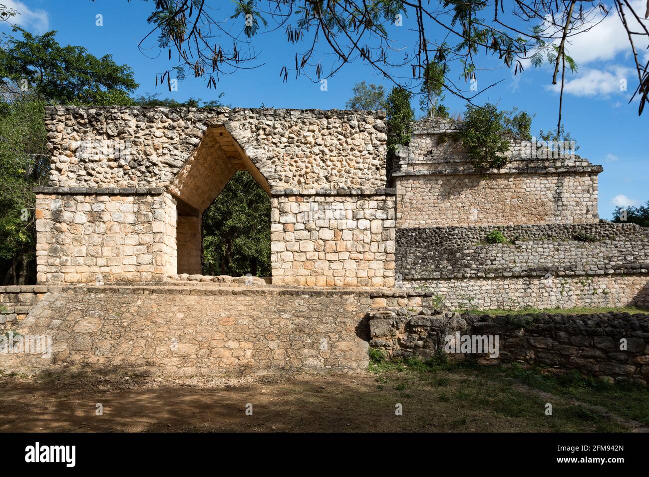 Eingang zur antiken Maya-Stadt Ek Balam, Yucatan, Mexiko Stockfoto