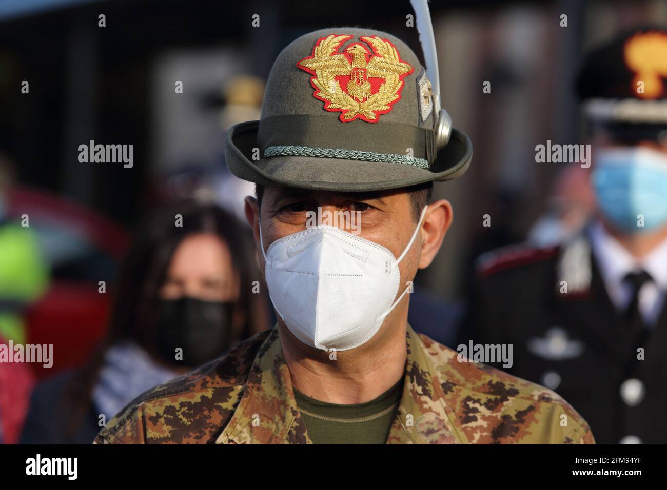 Campobasso, Italia - 6 maggio 2021: Il Commissario per l'Emergenza Francesco Paolo Figliulo annuncia l'avvio delle vacinazioni anti covid per gli over 50 in tutta italia dal prossimo 11 maggio Stockfoto