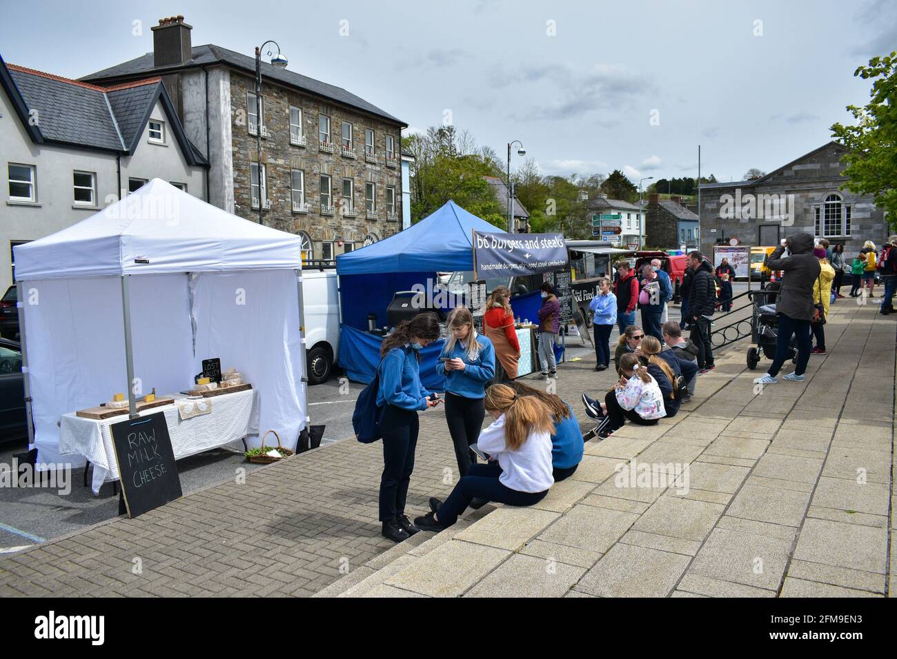 Bantry, West Cork, Irland. 7. Mai, Straßen von Bantry, wir sind heute voll, da es der erste Markt des Monats ist. Kredit: Karlis Dzjamko/Alamy Live Nachrichten Stockfoto