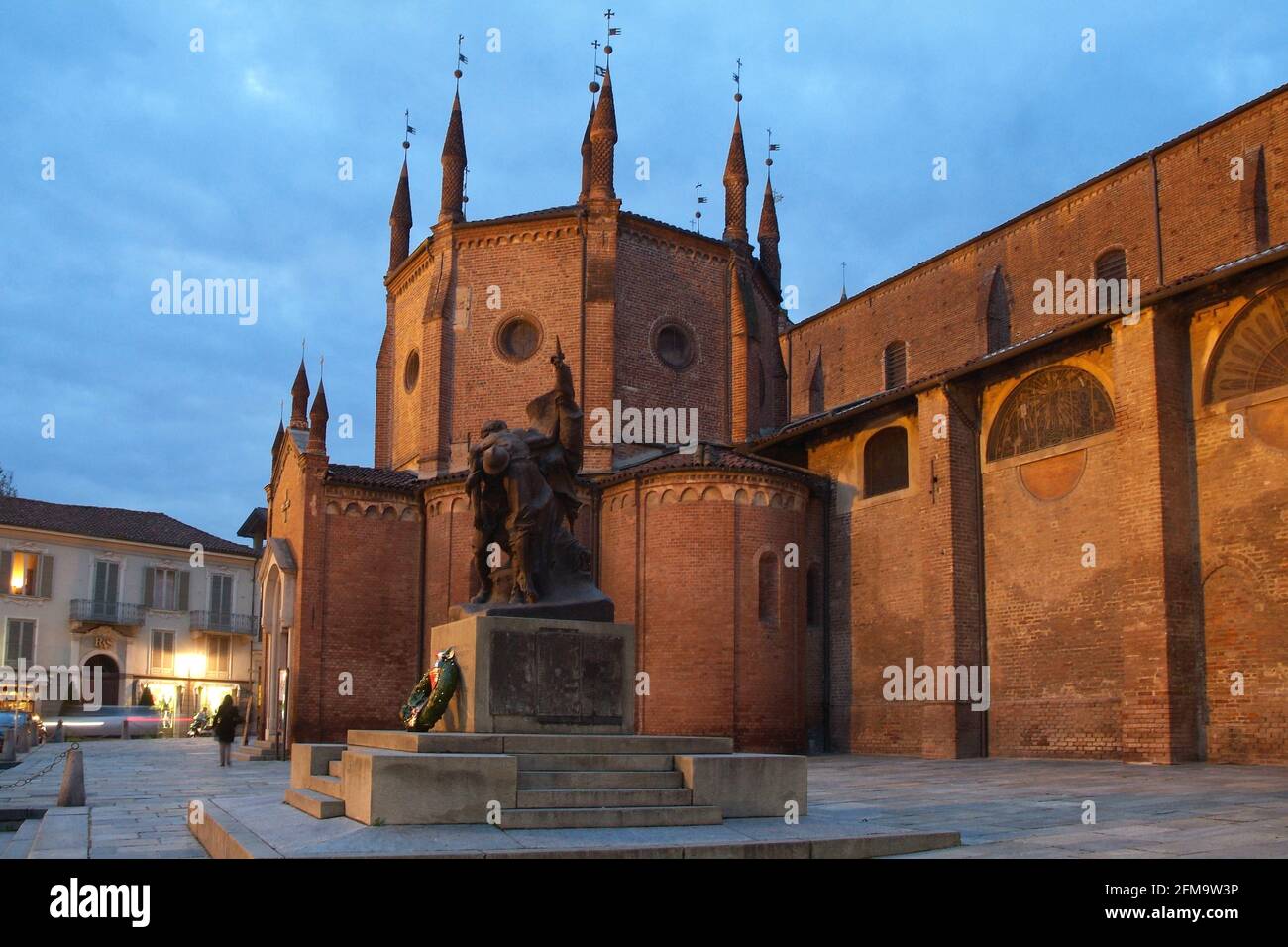 Chieri, Piemont/Italien. Die romanisch-gotische Kathedrale der Stadt oder Collegiata di Santa Maria della Scala. Stockfoto