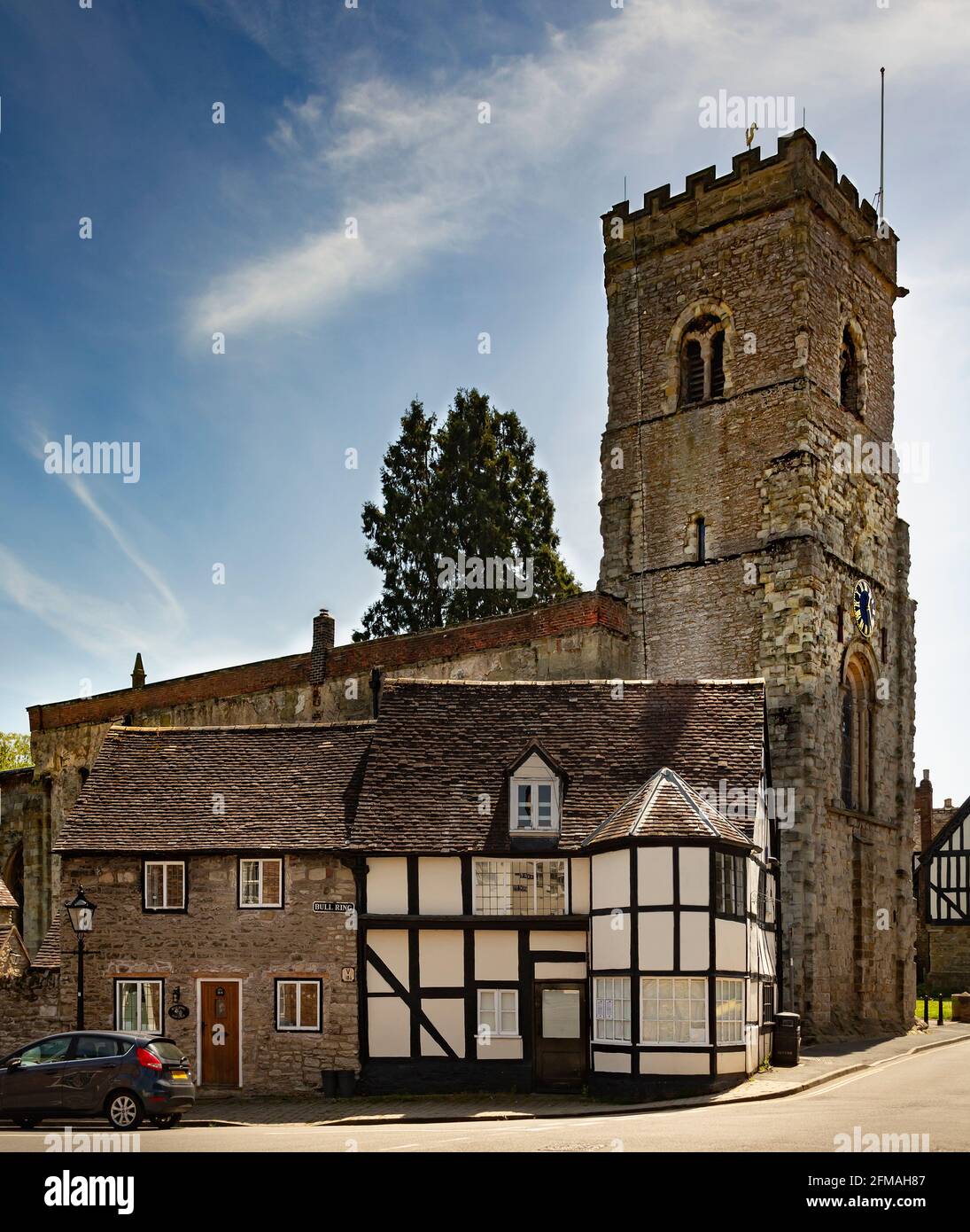 Much Wenlock, eine mittelalterliche Stadt und Gemeinde in Shropshire, England. Die Holy Trinity Church in der Wilmore Street ist die anglikanische Pfarrkirche. Stockfoto