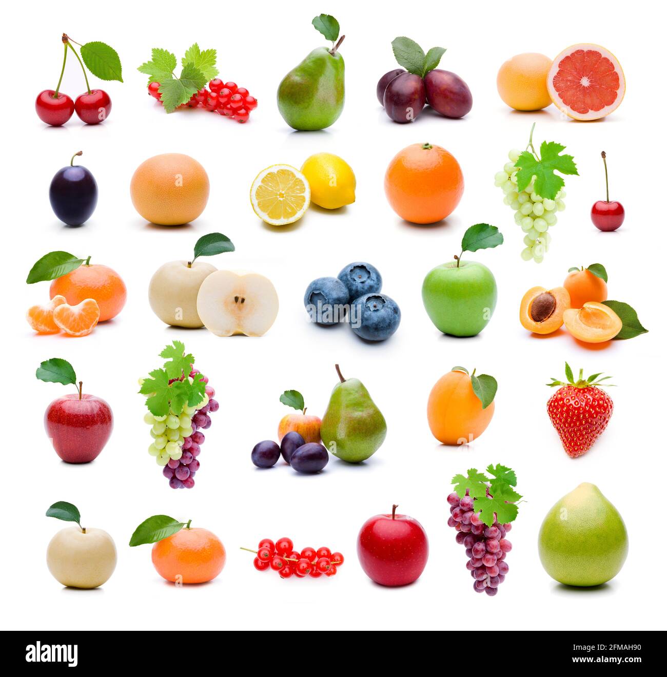 Verschiedene Früchte auf weißem Hintergrund Stockfotografie - Alamy