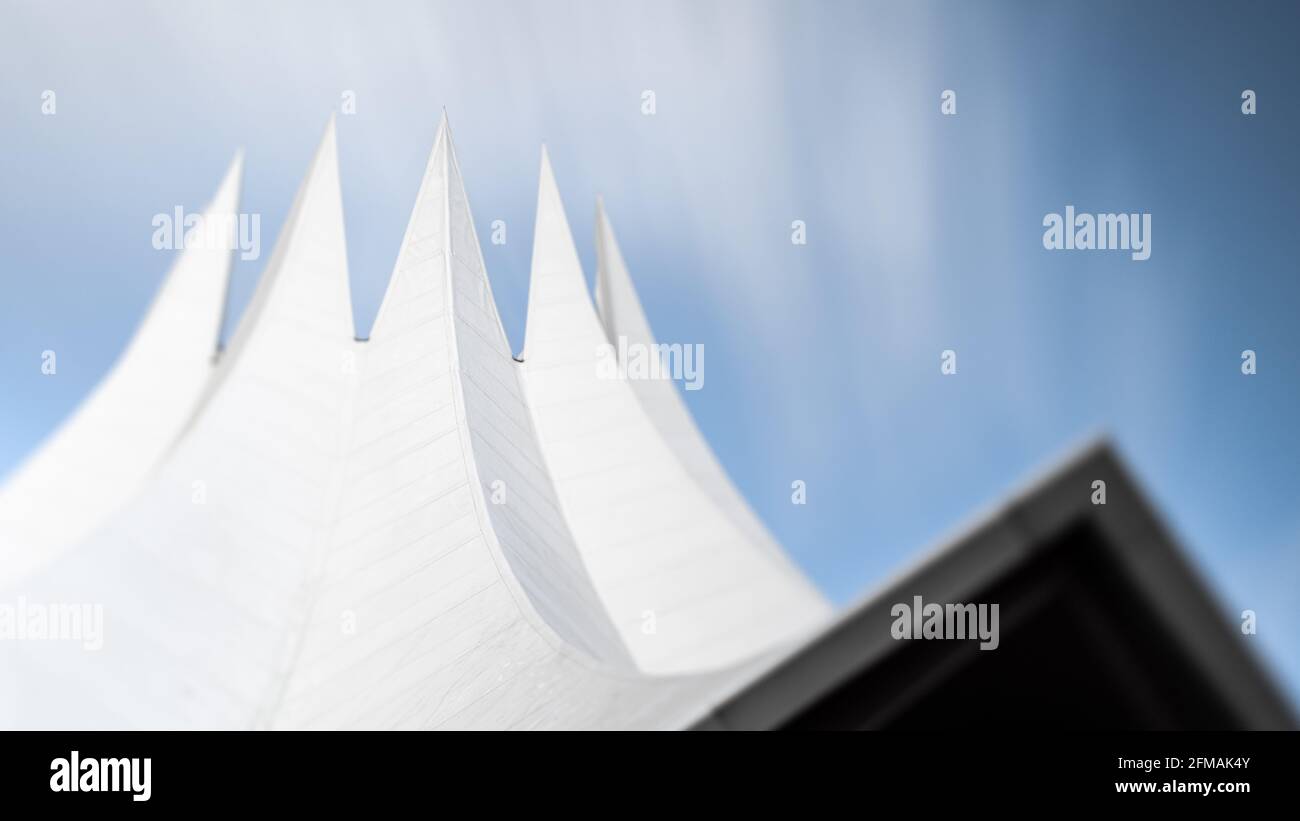 Tilt-Shift Langzeitbelichtung des Berliner Tempodroms mit einem sehr Kleiner Fokusbereich Stockfoto