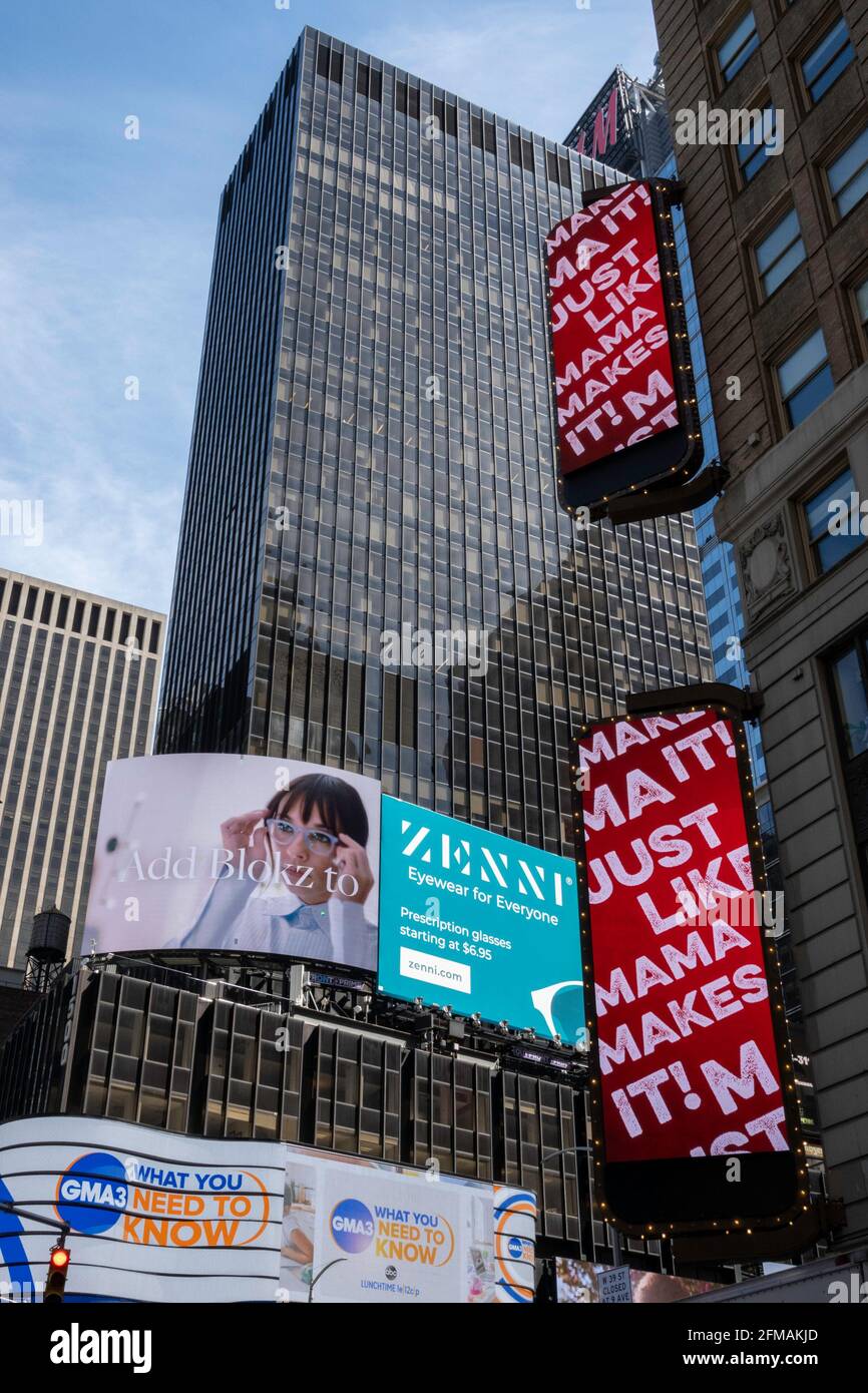 Werbeschilder im Theaterviertel, Times Square, New York City, USA Stockfoto