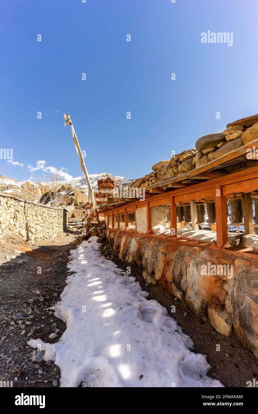 Gebetsräder im Dorf Tanje, nicht weit von Chusang, Upper Mustang, Nepal Stockfoto